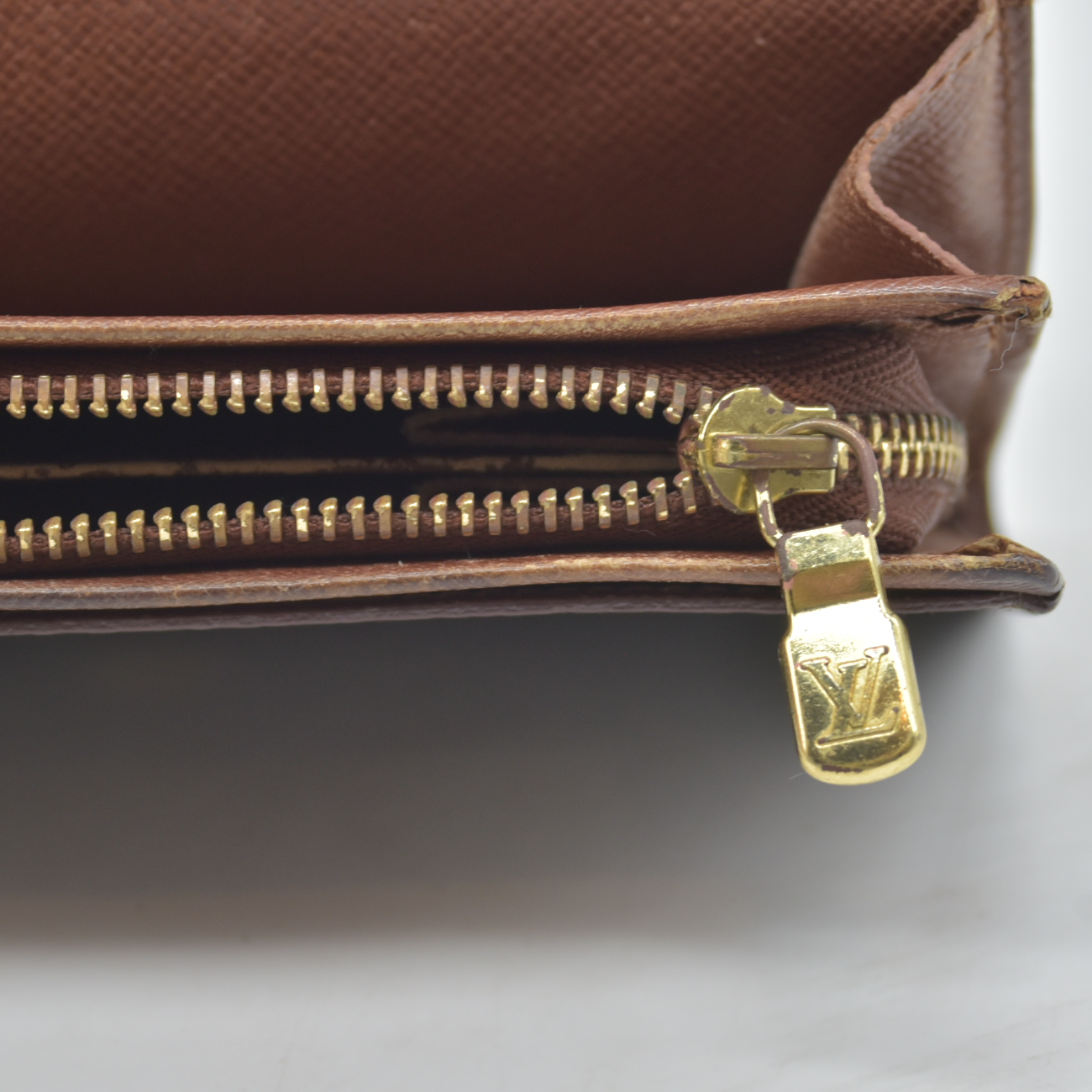 $560 1995 Louis Vuitton Monogram Porte-Monnaie Tresor Wallet RA0965
