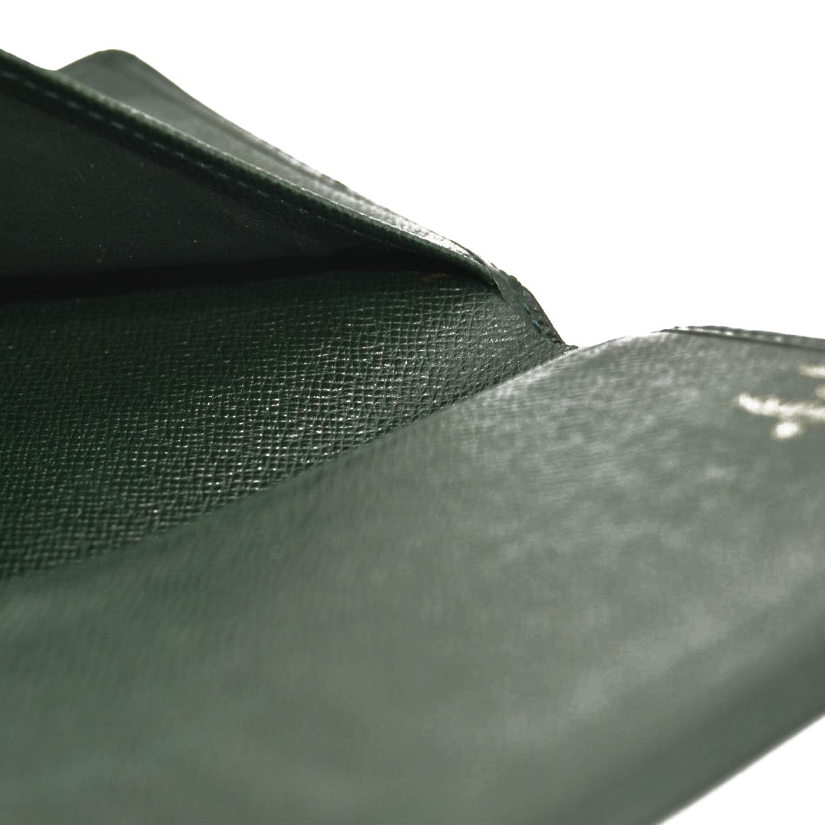 LOUIS VUITTON Taiga Porte Valeurs Organizer Wallet Epicea Passport Holder Green