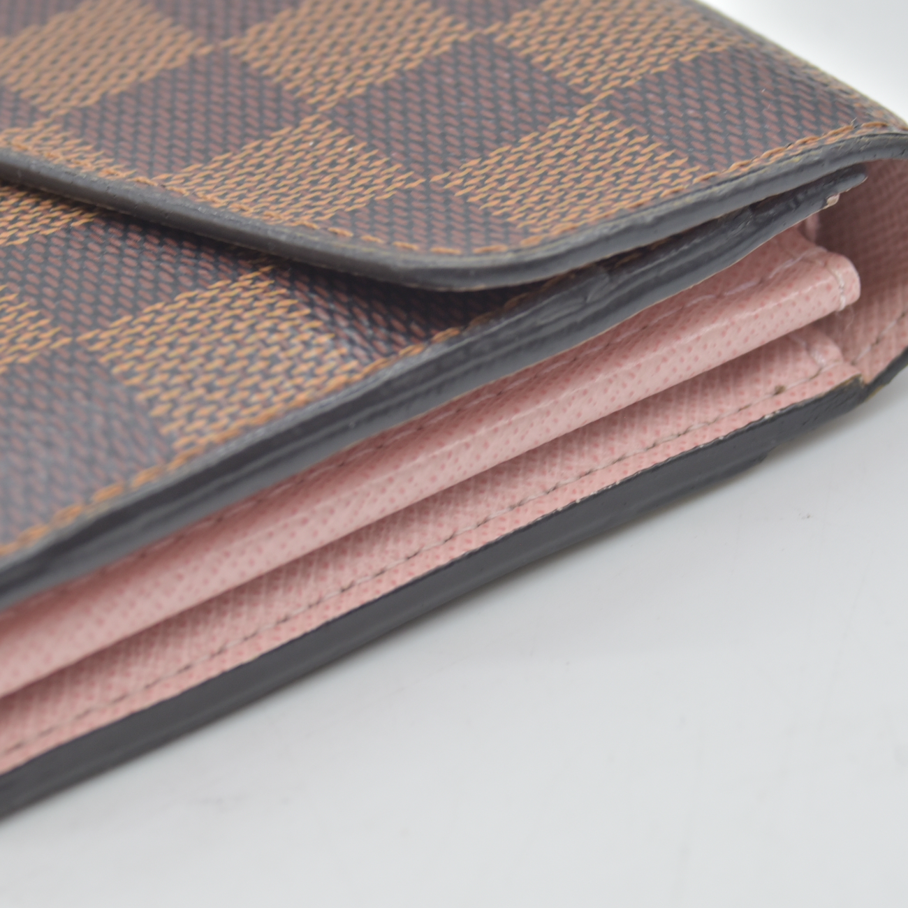 $775 2019 Louis Vuitton Damier Ebene Sarah Wallet NM Rose Ballerine CA4119