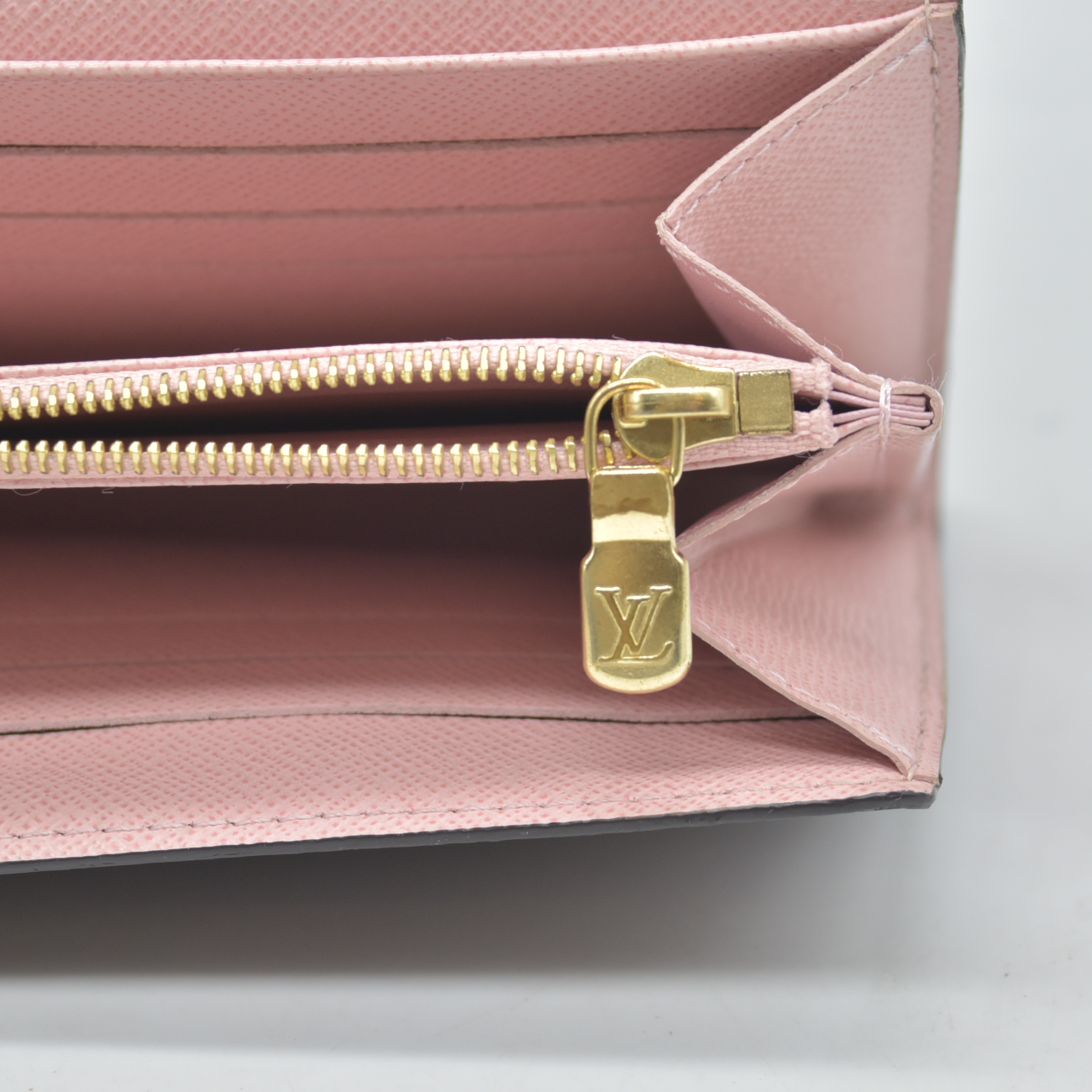 $775 2019 Louis Vuitton Damier Ebene Sarah Wallet NM Rose Ballerine CA4119