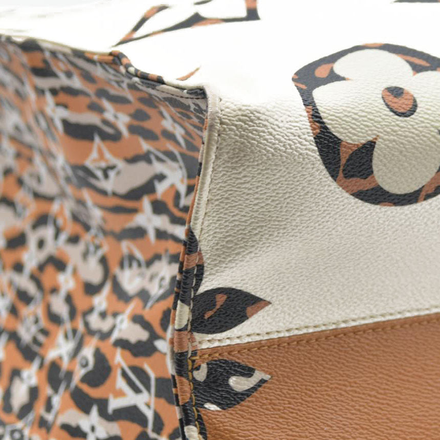 Louis Vuitton  Monogram Giant Jungle Onthego GM Ivory