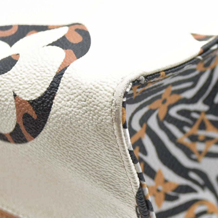 Louis Vuitton  Monogram Giant Jungle Onthego GM Ivory