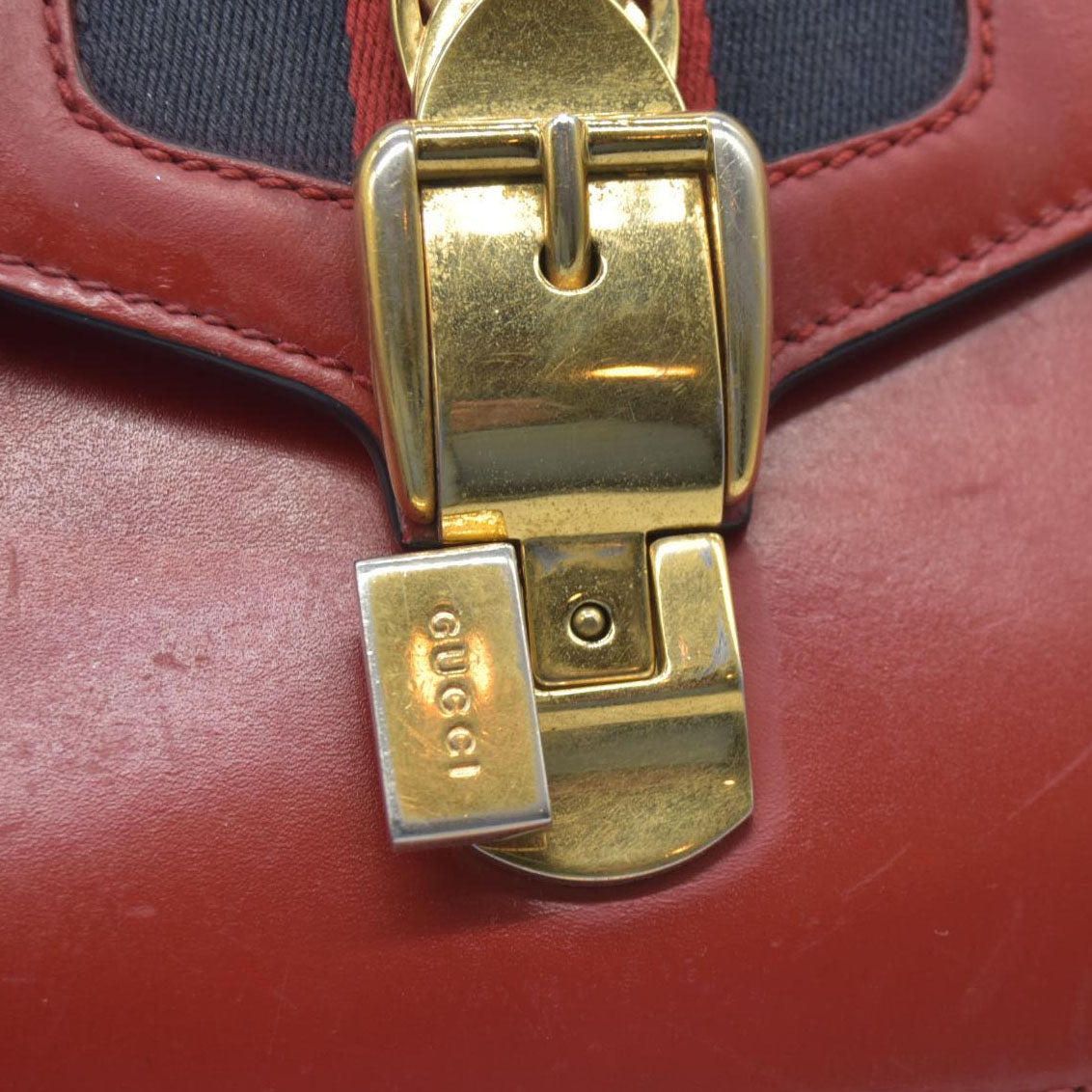 $1980 Gucci  Calfskin Mini Sylvie Chain Shoulder Bag Hibiscus Red