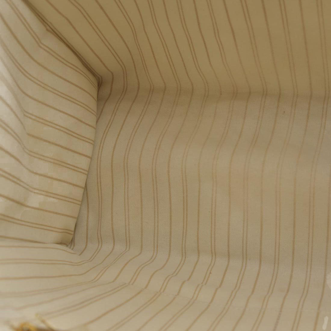 Louis Vuitton  Monogram Giant Jungle Onthego GM Ivory