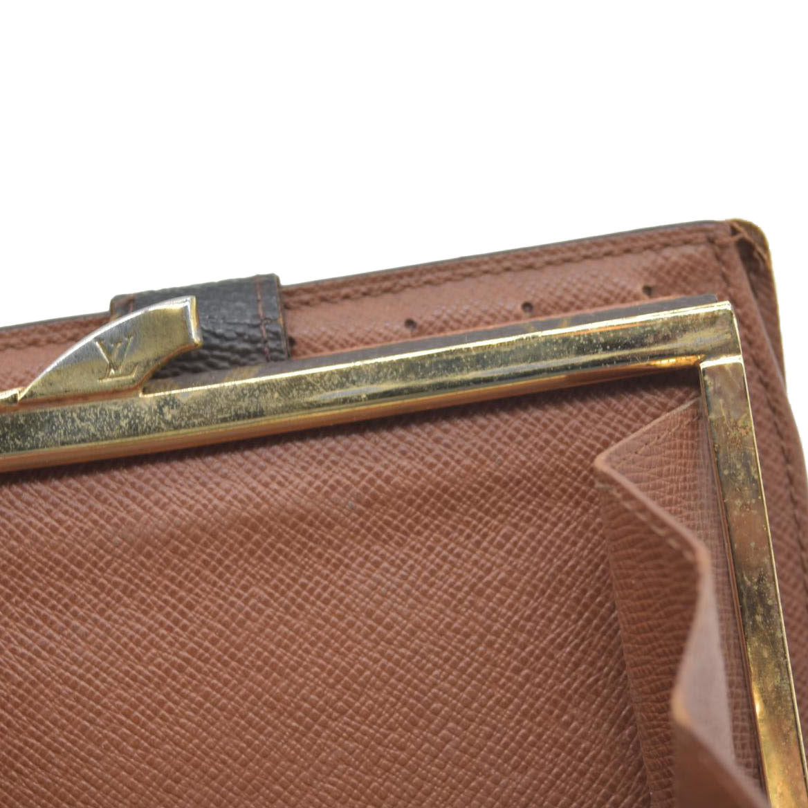 $720 Louis Vuitton Monogram Kisslock French Purse MI0020