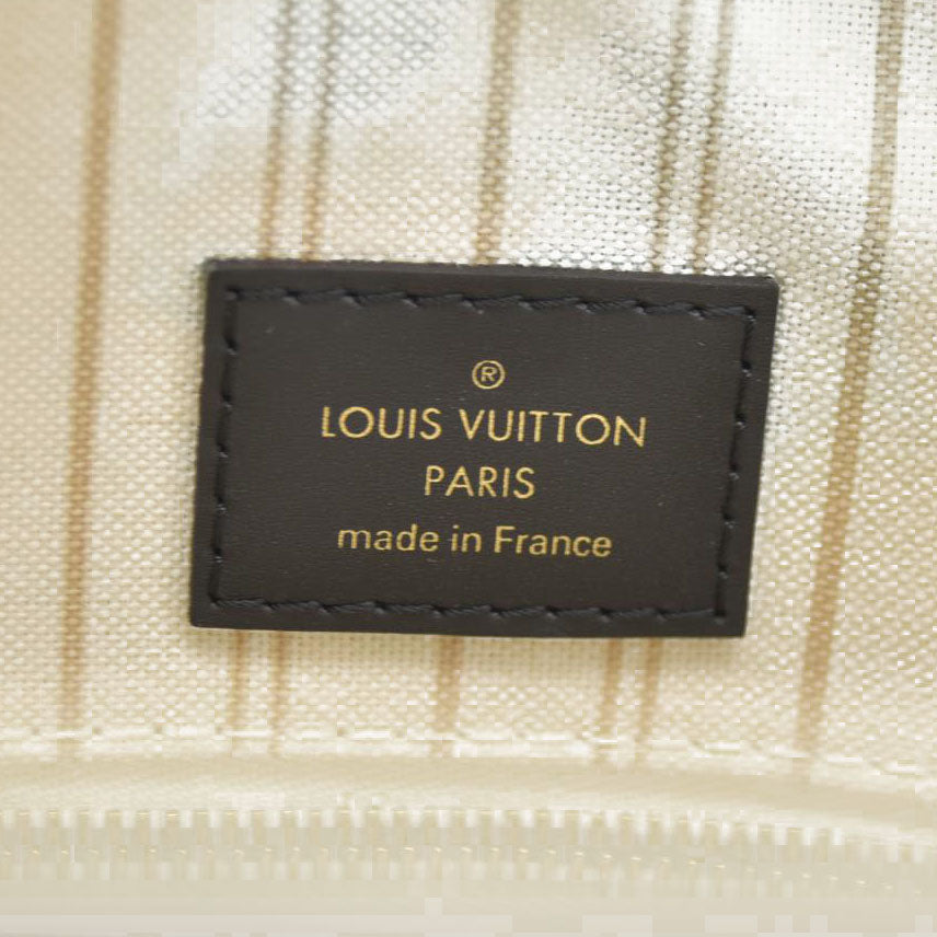 Louis Vuitton  Monogram Giant Jungle Onthego GM Ivory