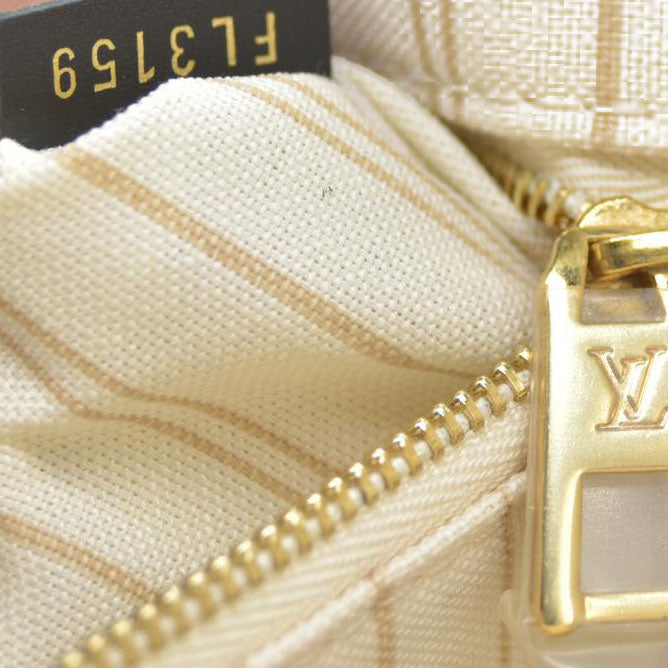 Louis Vuitton  Monogram Giant Jungle Onthego GM Ivory