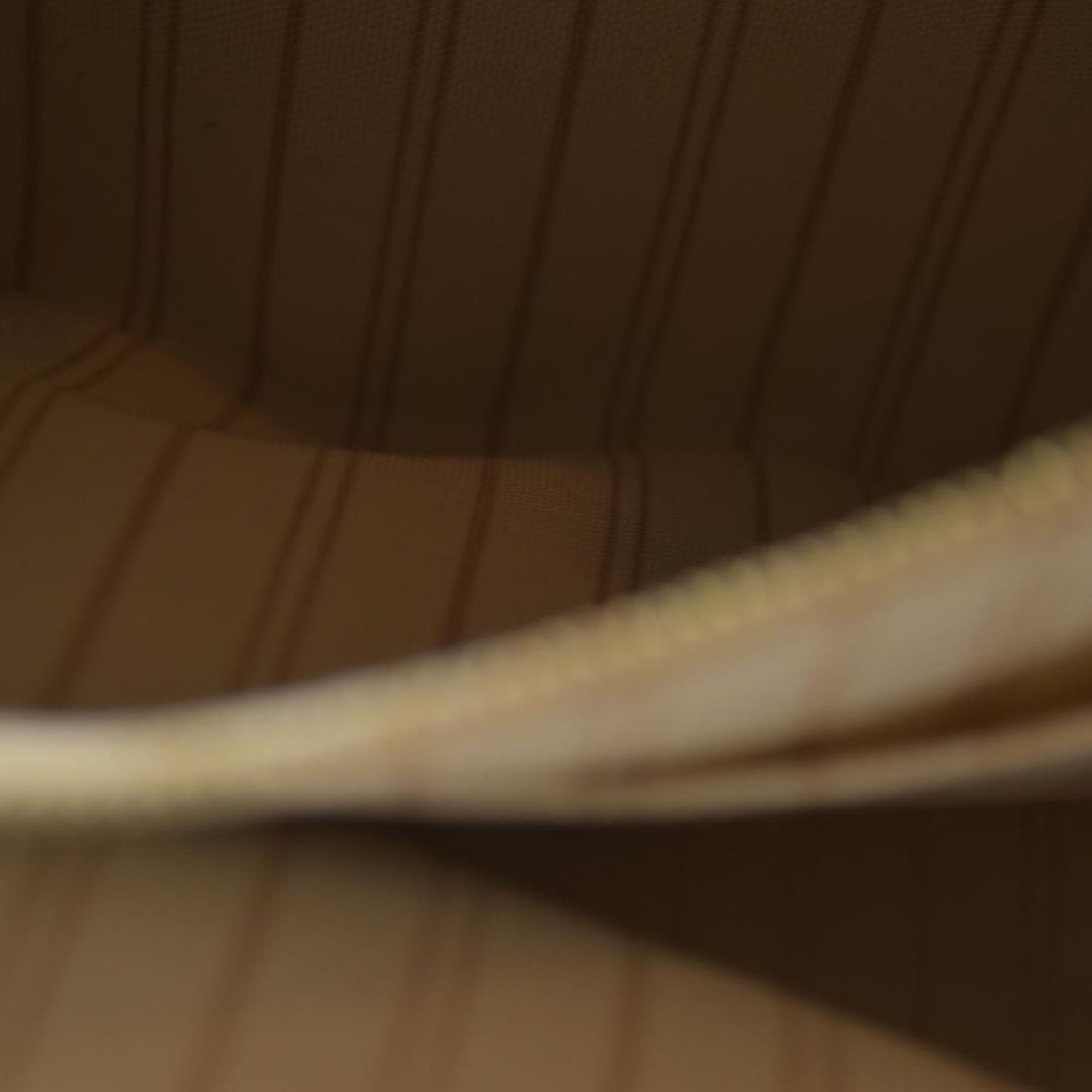 Louis Vuitton  Monogram Giant Jungle Onthego GM Ivory