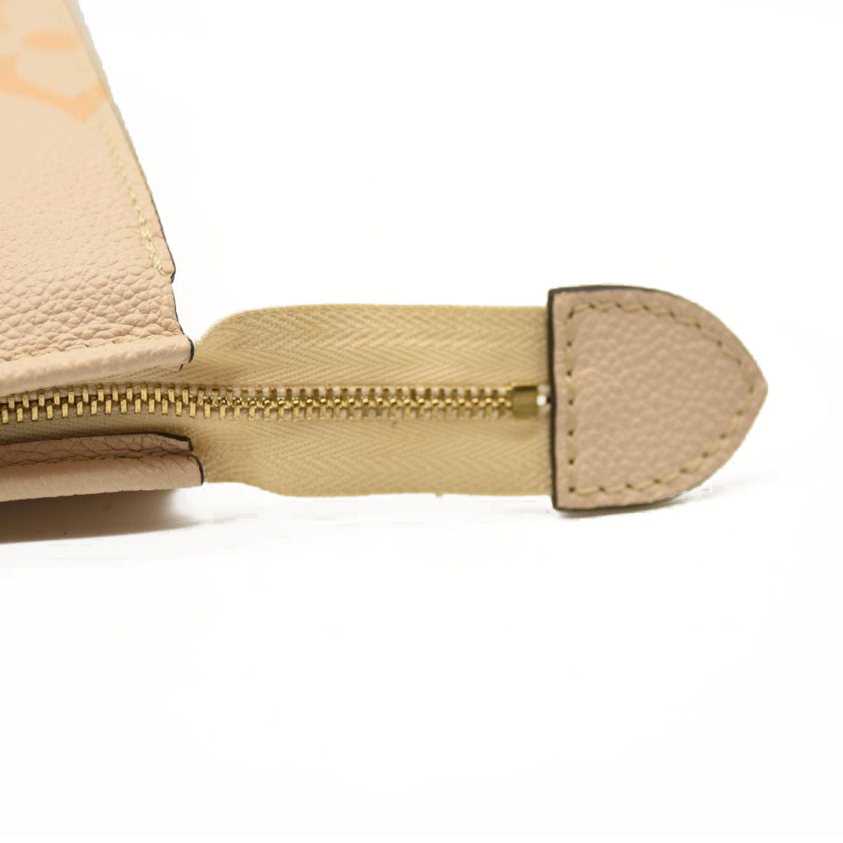 LOUIS VUITTON Empreinte Monogram Giant By The Pool Toiletry Pouch 26 Cream Saffron