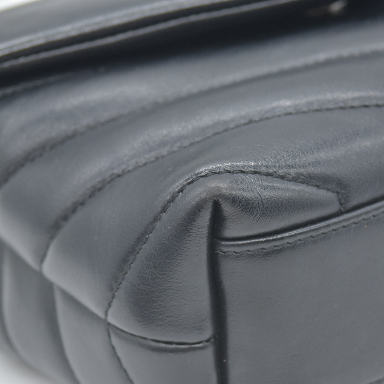 $1990 Saint Laurent Calfskin Y Quilted Monogram Monochrome Toy Loulou Crossbody Bag Black
