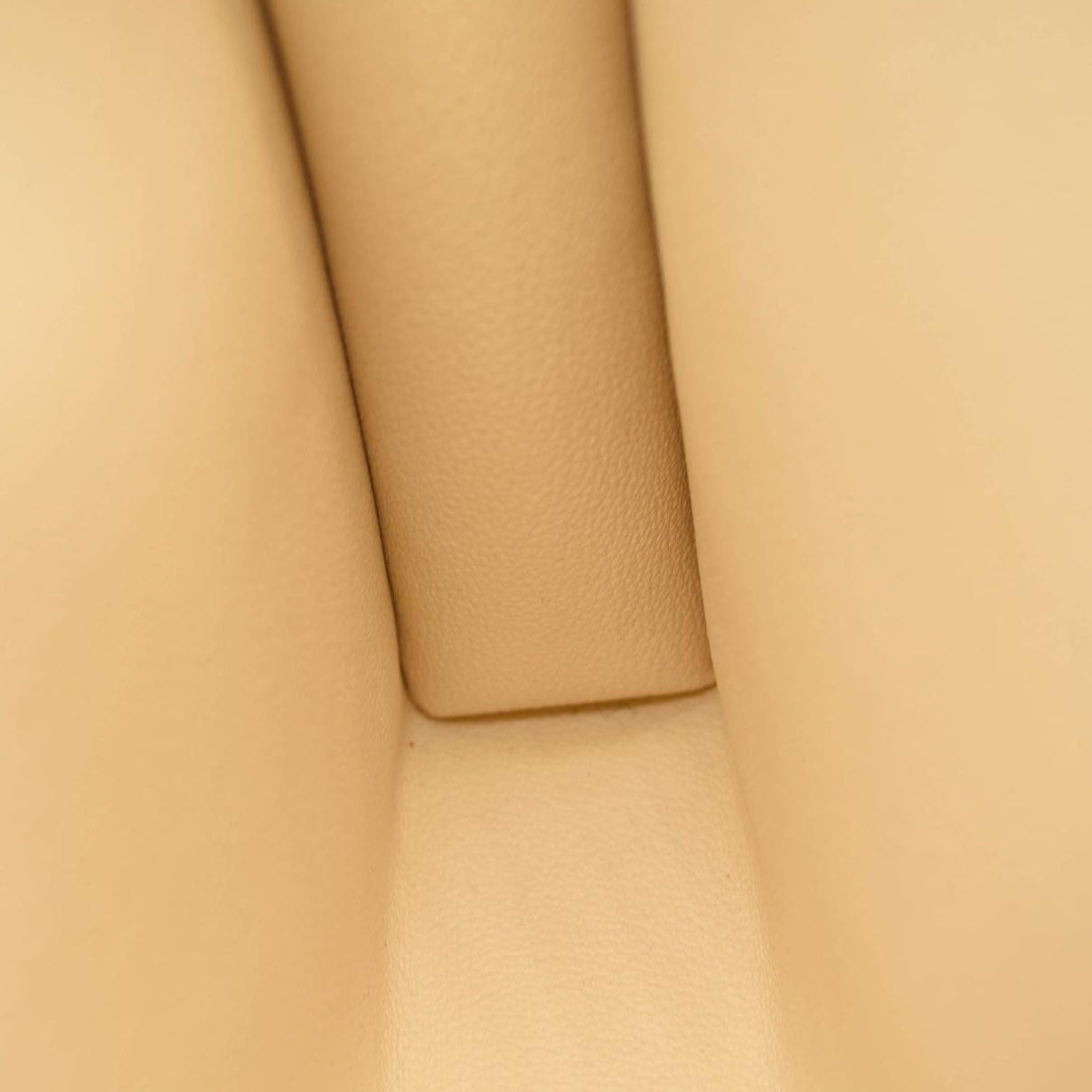 LOUIS VUITTON Empreinte Monogram Giant By The Pool Toiletry Pouch 26 Cream Saffron