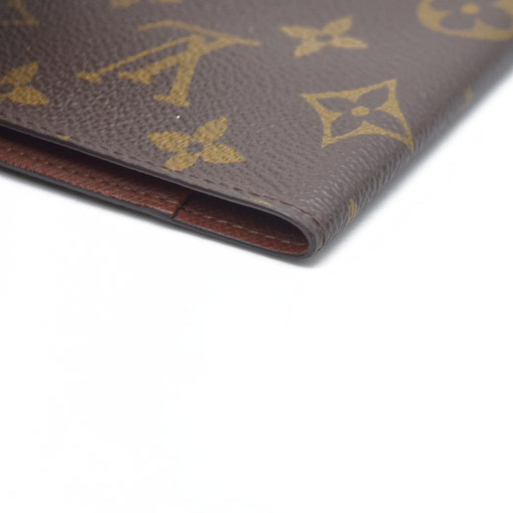 Louis Vuitton  Monogram Passport Cover NM MI10090