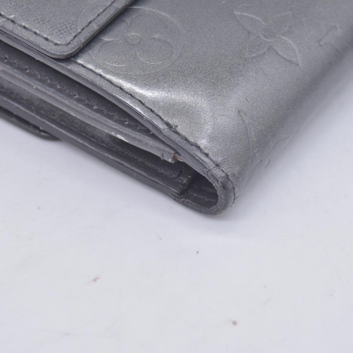 $605 2003 Louis Vuitton Metallic Matt Vernis Compact Wallet Grey TH0033 CONSIGNMENT 10020918