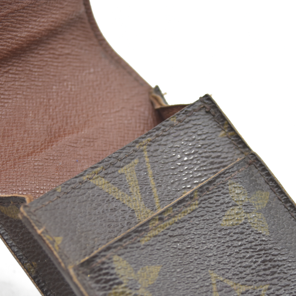 $295 Louis Vuitton Vintage Smoke Case Monogram CT0025 2005 CONSIGNMENT