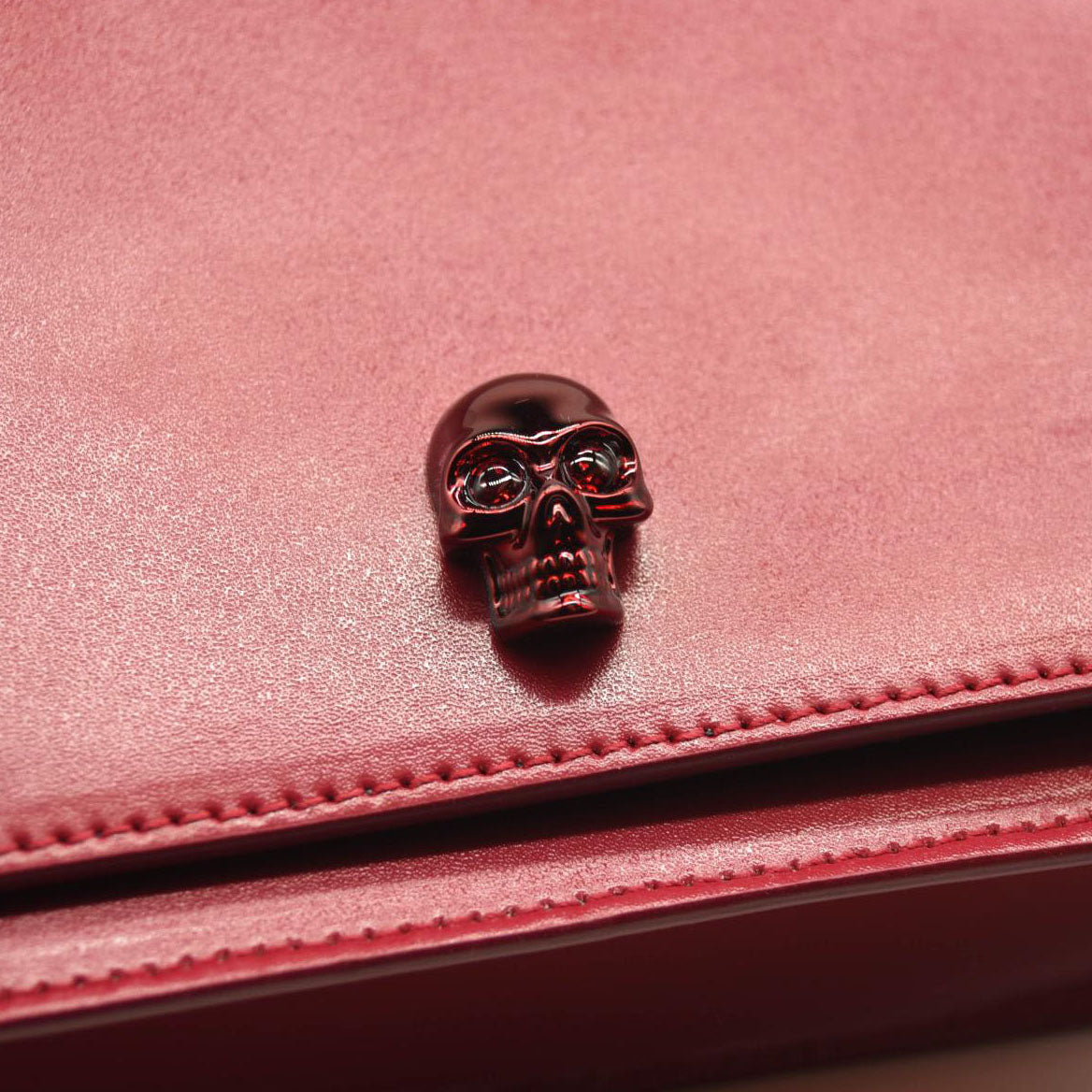 ALEXANDER MCQUEEN   Skull Mini Leather Shoulder Bag In Red