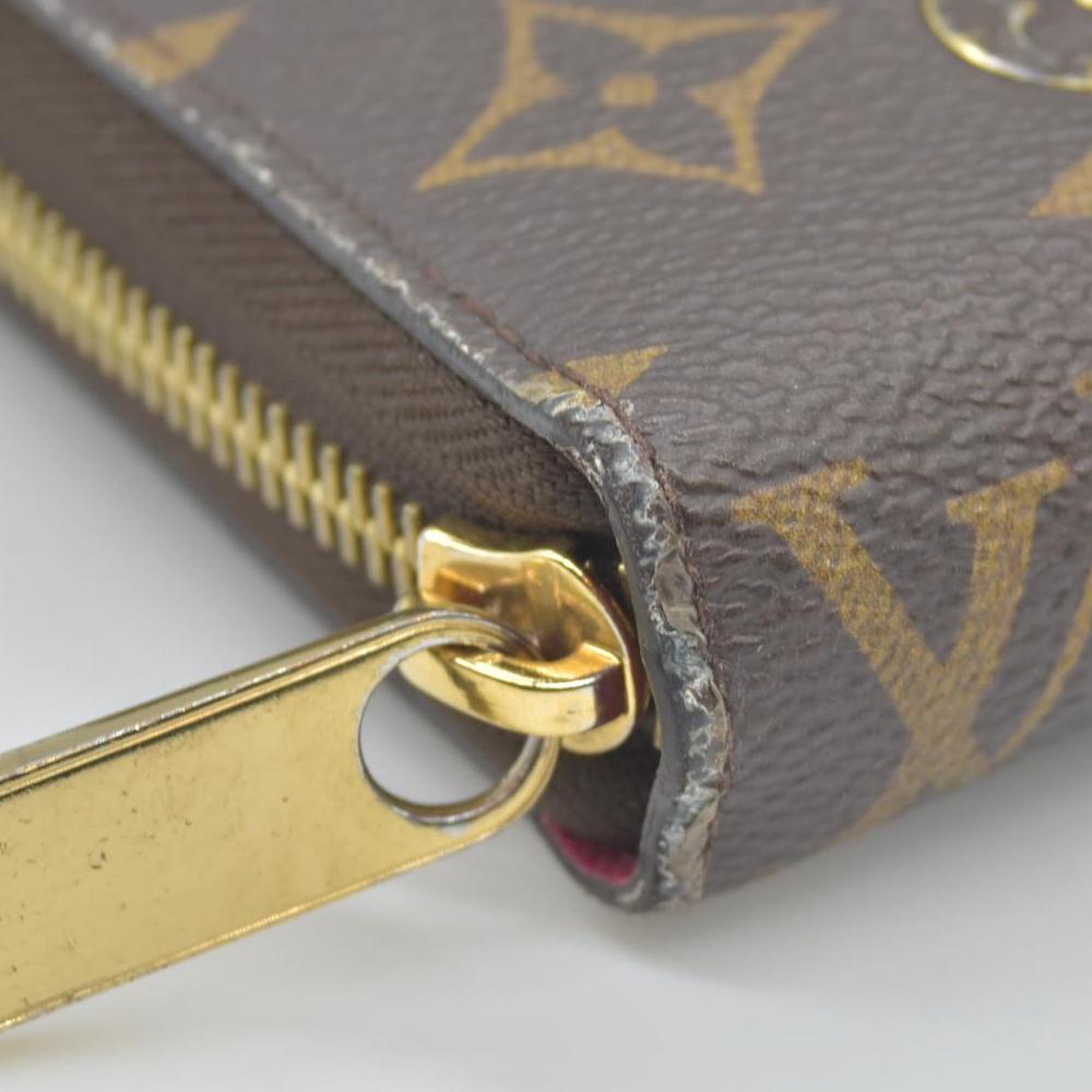 $915 2019 LOUIS VUITTON Monogram Love Lock Zippy Wallet CONSIGNMENT MI0159