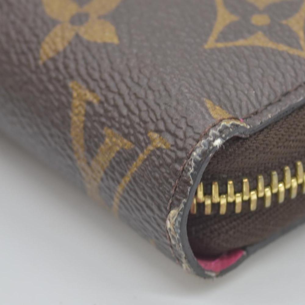 $915 2019 LOUIS VUITTON Monogram Love Lock Zippy Wallet CONSIGNMENT MI0159
