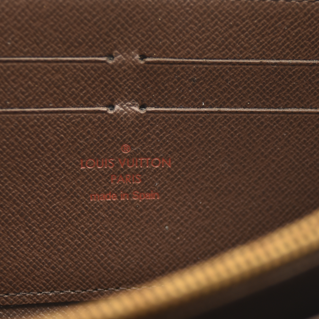 Louis Vuitton  Damier Ebene Zippy Wallet  CA1100