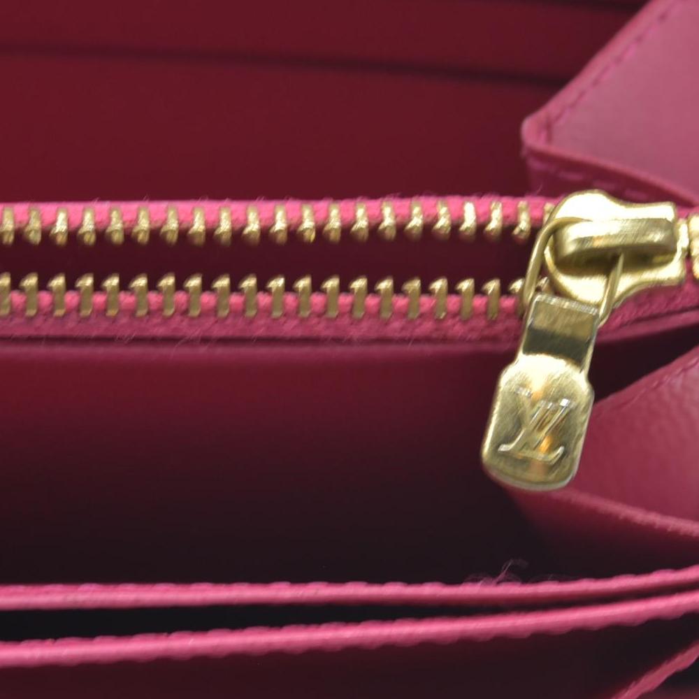 $915 2019 LOUIS VUITTON Monogram Love Lock Zippy Wallet CONSIGNMENT MI0159