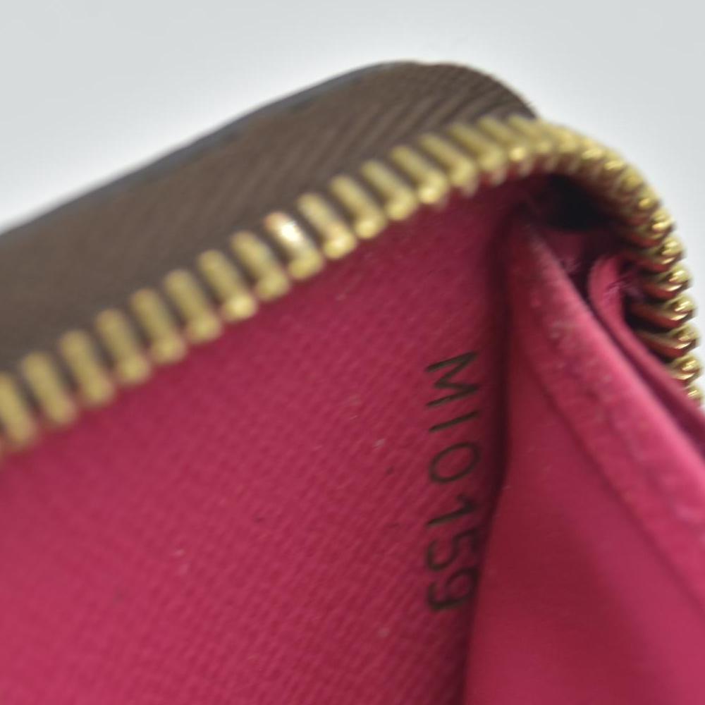$915 2019 LOUIS VUITTON Monogram Love Lock Zippy Wallet CONSIGNMENT MI0159