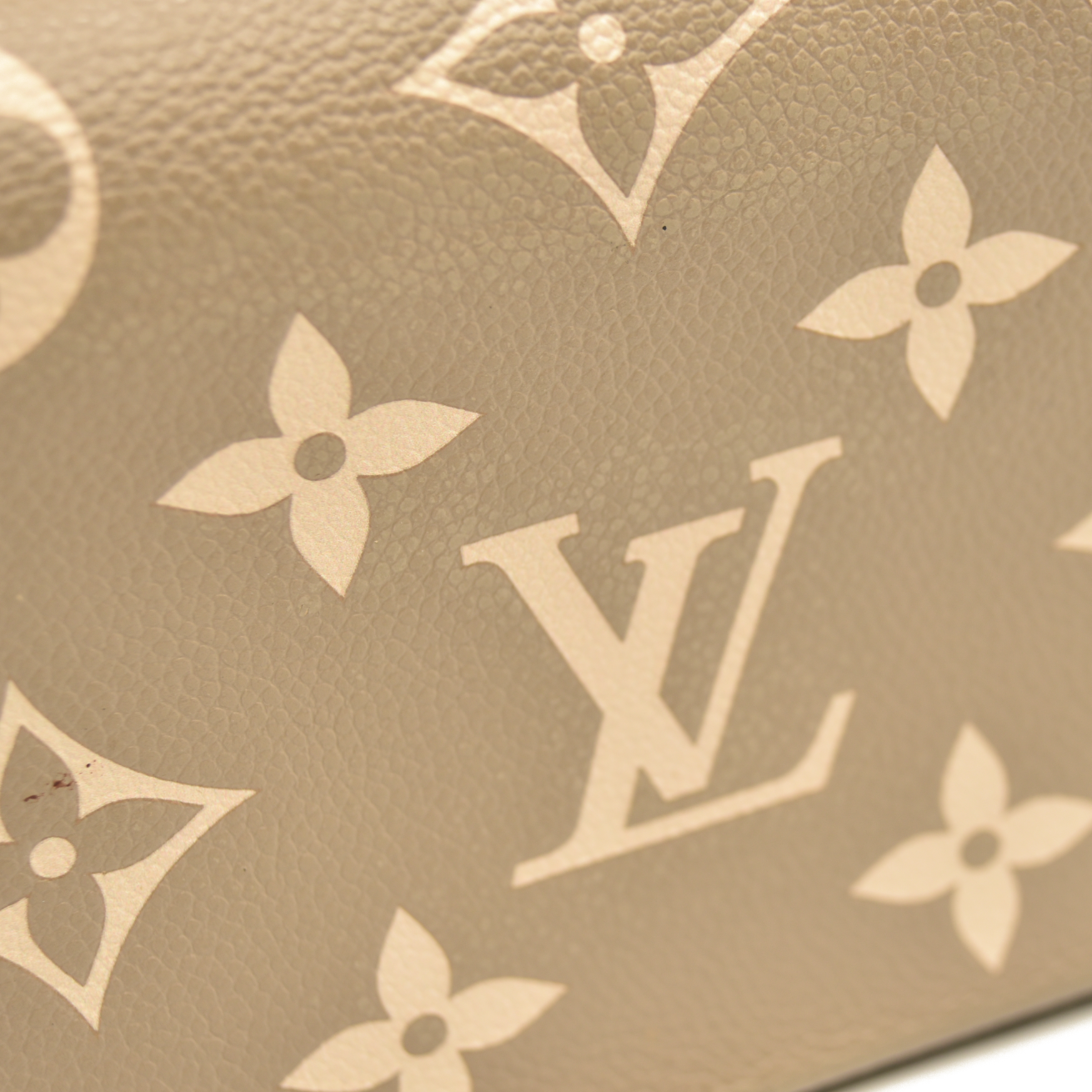 Louis Vuitton  Empreinte Monogram Giant Felicie Pochette Tourterelle Creme FY5200