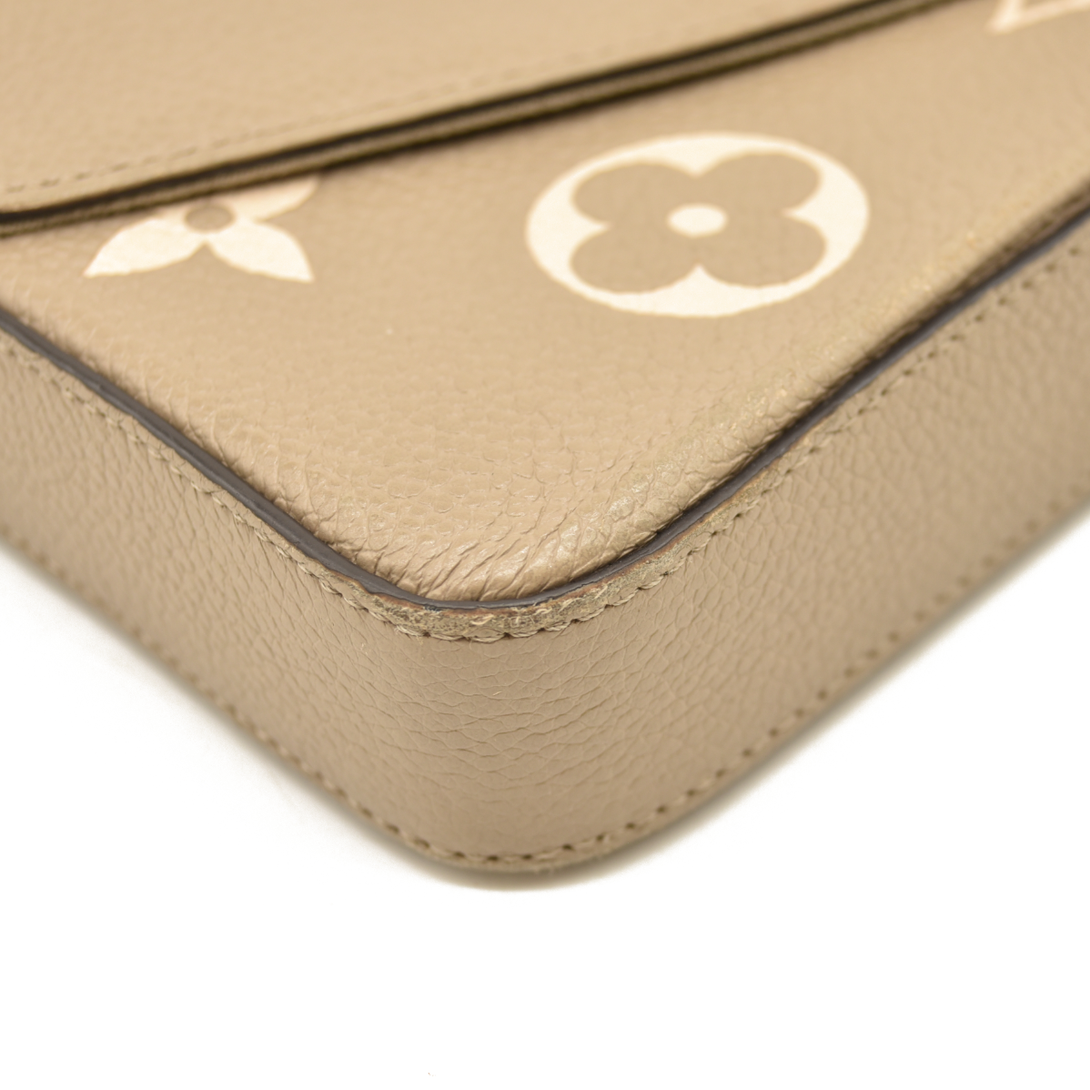 Louis Vuitton  Empreinte Monogram Giant Felicie Pochette Tourterelle Creme FY5200