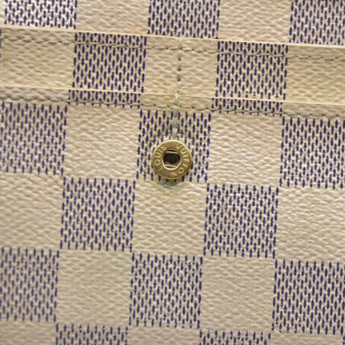 AUCTION $720 Louis Vuitton 2008 Damier Azur Pattern Sarah Wallet