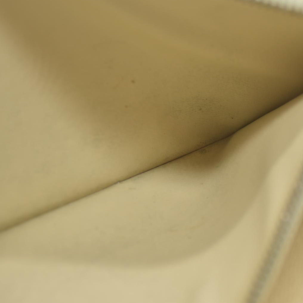 AUCTION $720 Louis Vuitton 2008 Damier Azur Pattern Sarah Wallet