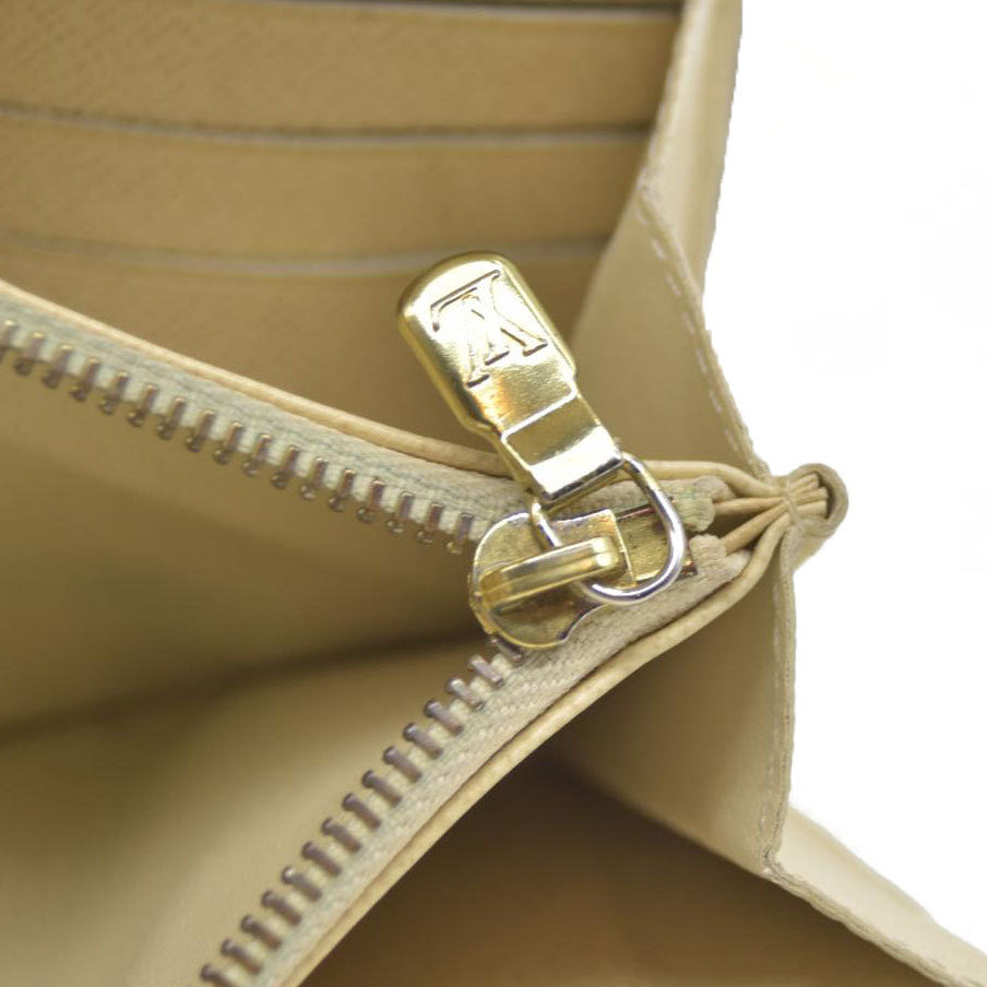 AUCTION $720 Louis Vuitton 2008 Damier Azur Pattern Sarah Wallet