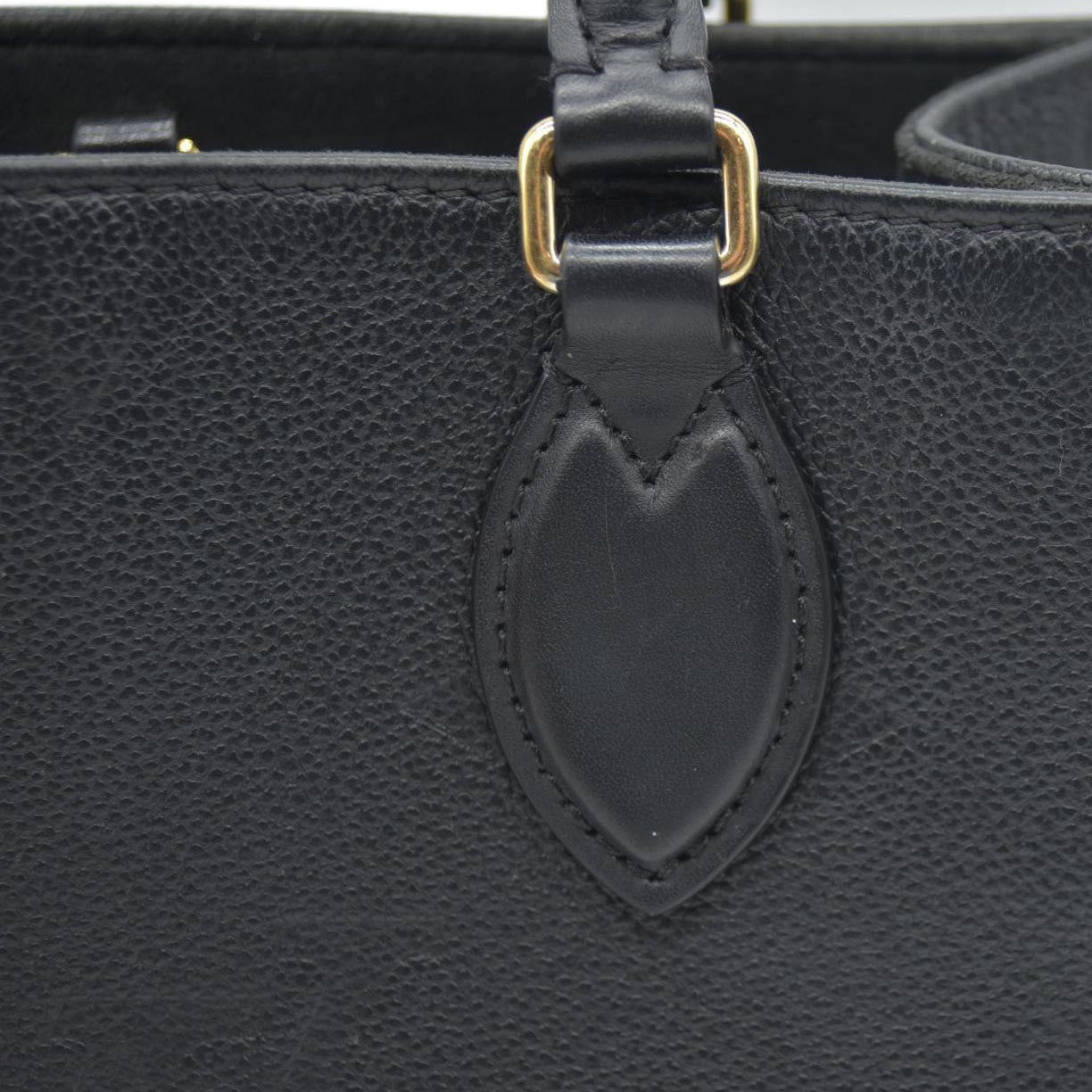 AUCTION $3350 Louis Vuitton  Empreinte Monogram Giant Onthego BB Black
