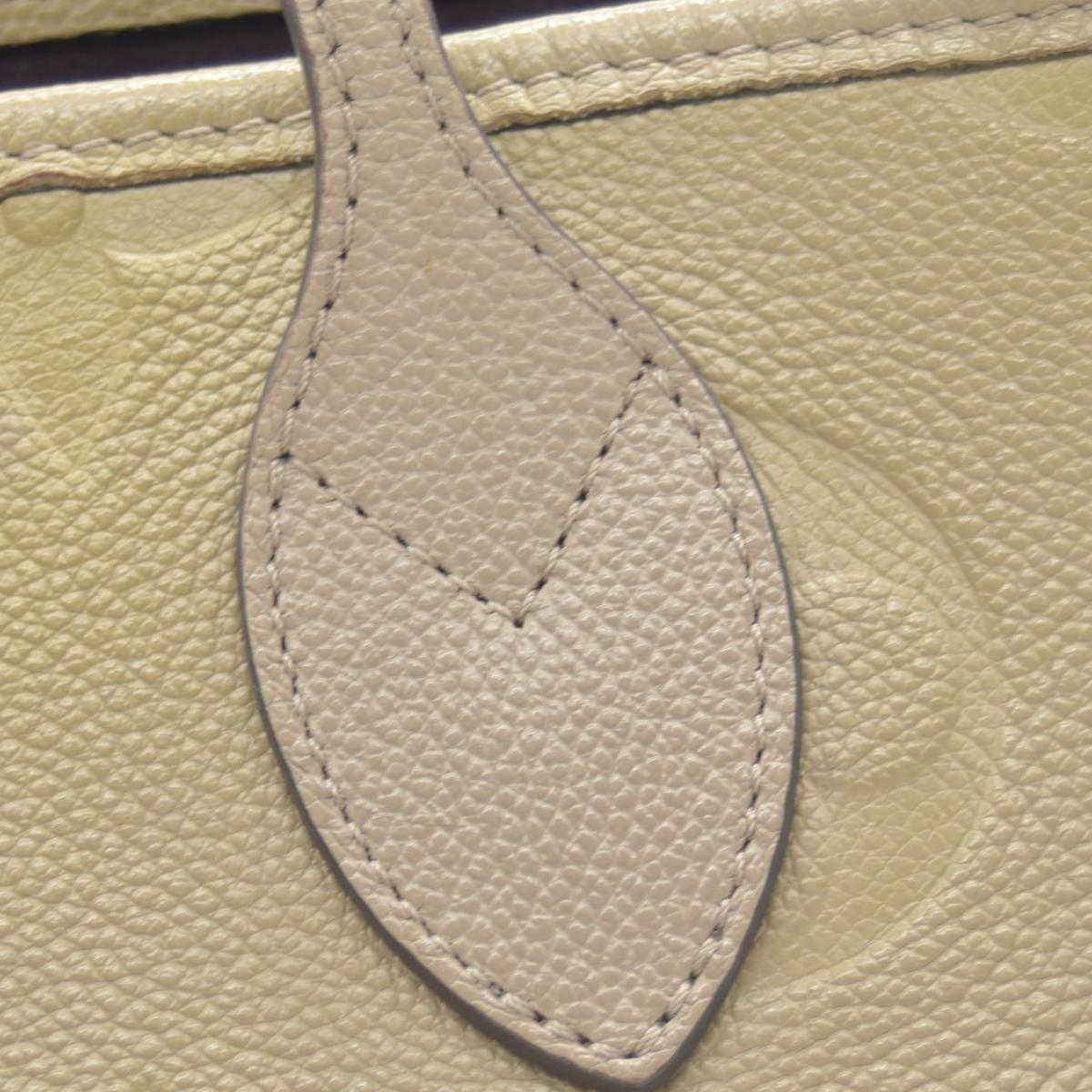 $2710 Louis Vuitton  Empreinte Monogram Giant Neverfull MM Tourterelle Tote