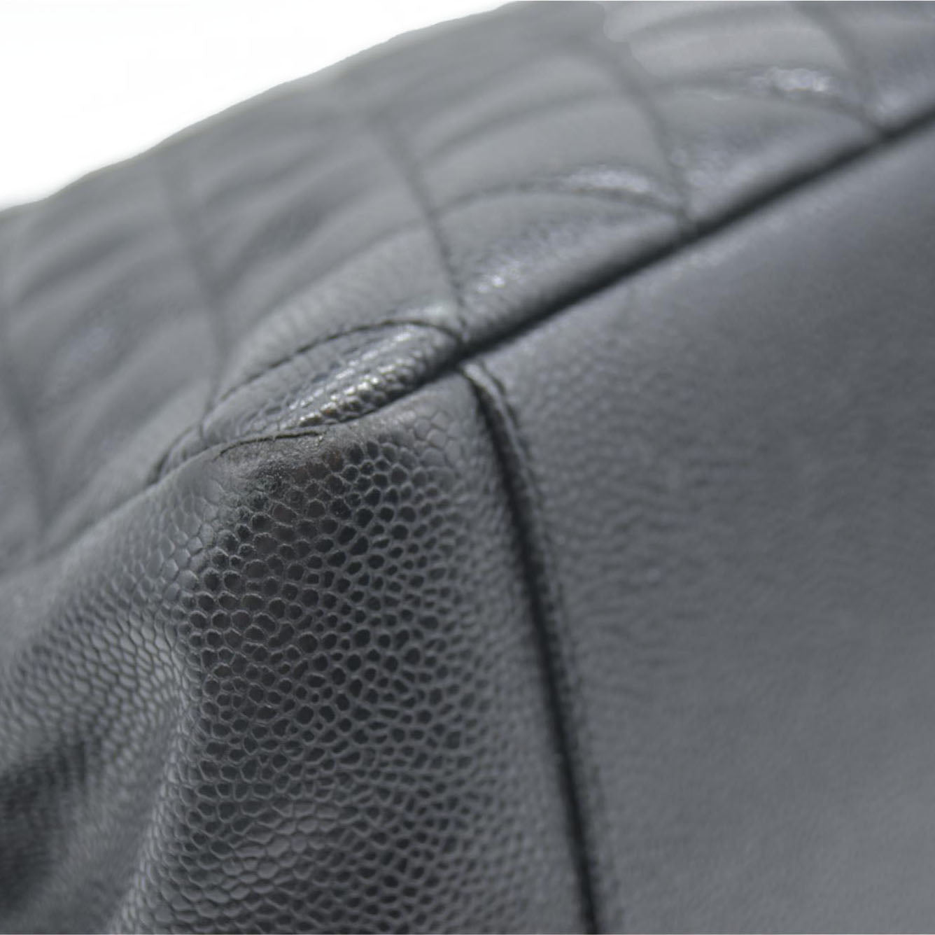 AUCTION $2900 Chanel  Caviar Quilted Grand Shopping Tote GST Black