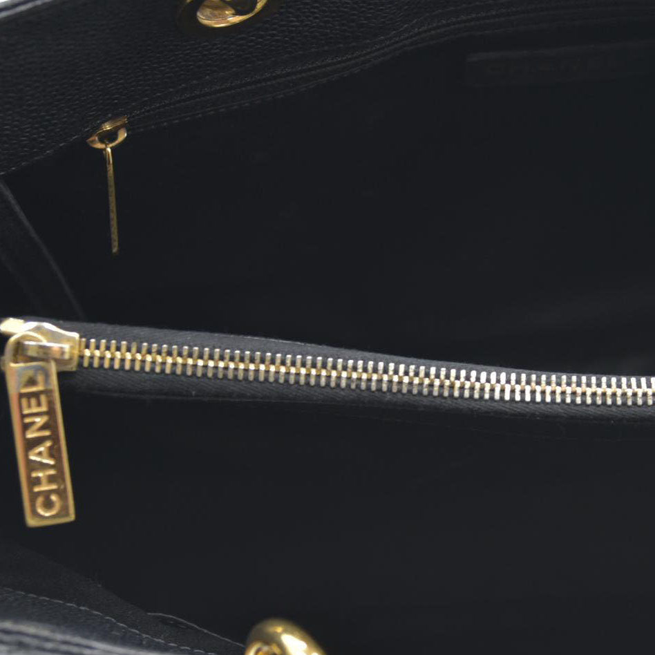 AUCTION $2900 Chanel  Caviar Quilted Grand Shopping Tote GST Black