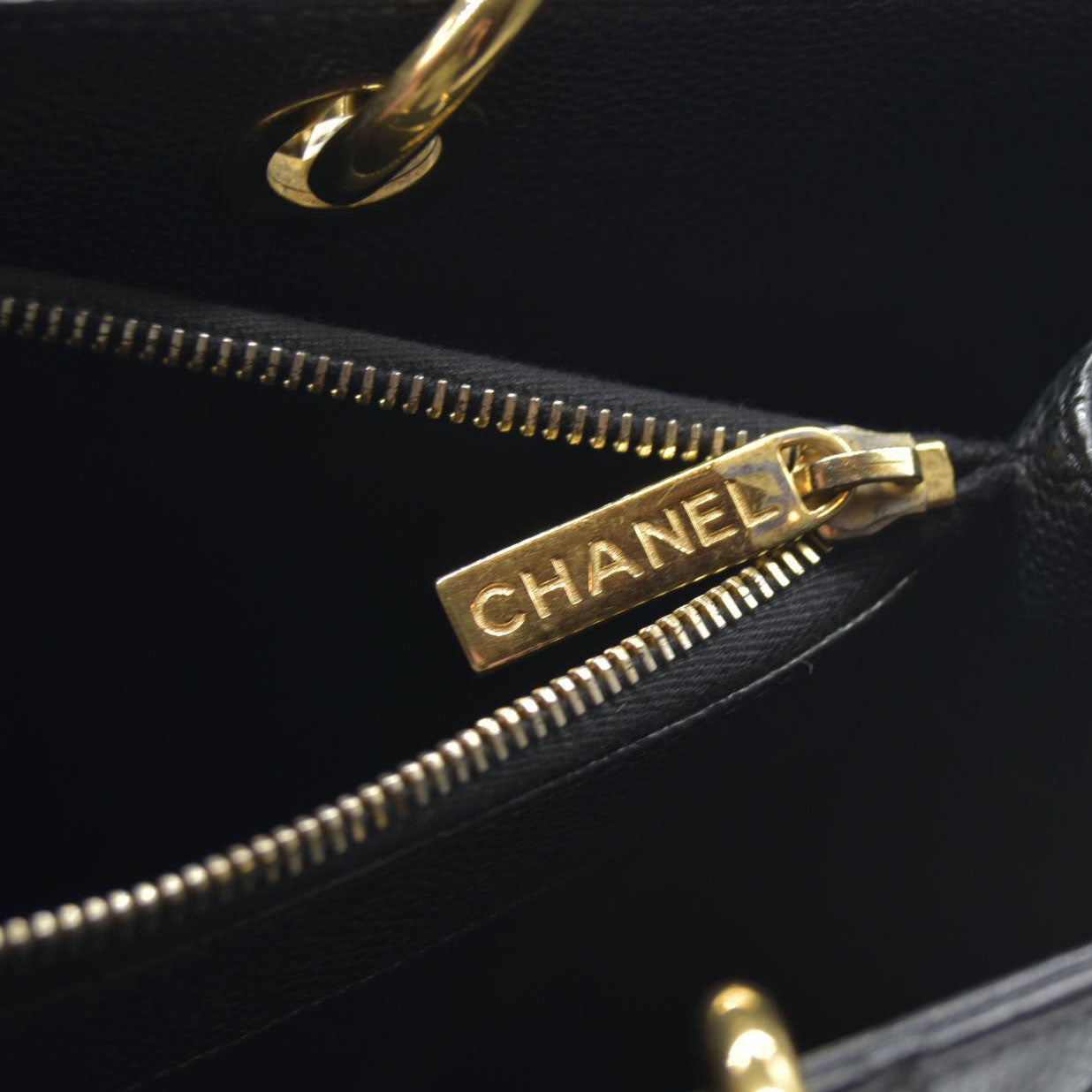 AUCTION $2900 Chanel  Caviar Quilted Grand Shopping Tote GST Black