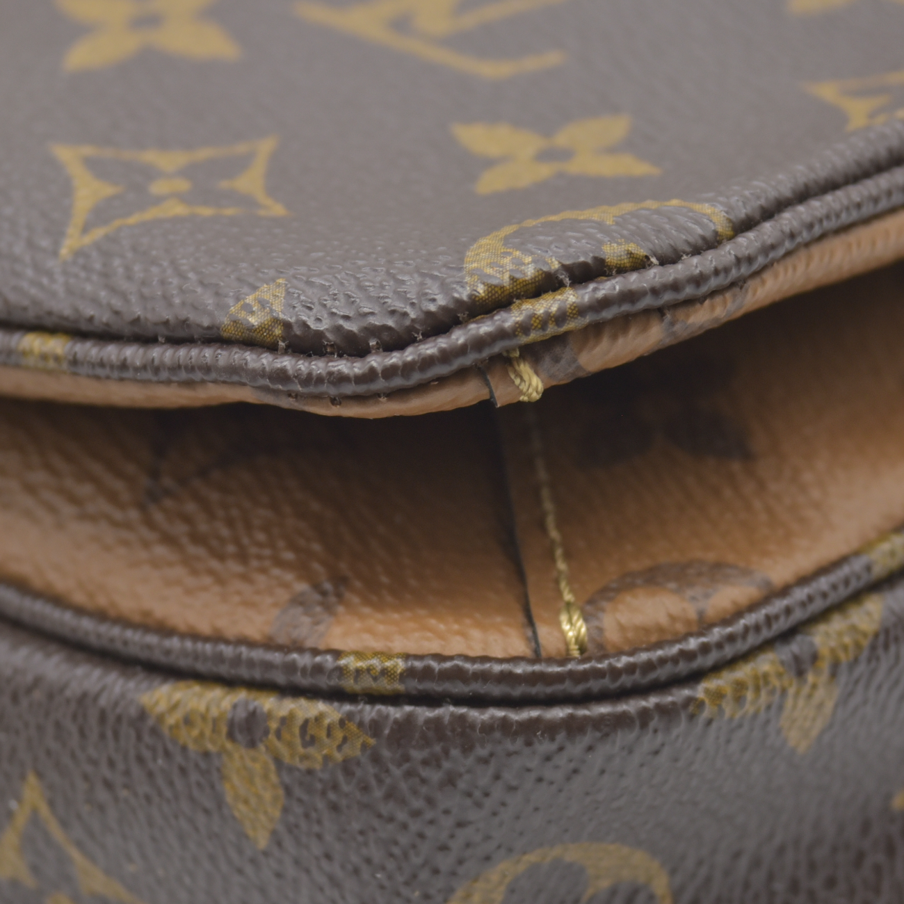 $2790 2017 Louis Vuitton Reverse Monogrm Giant Pochette Metis DR1117