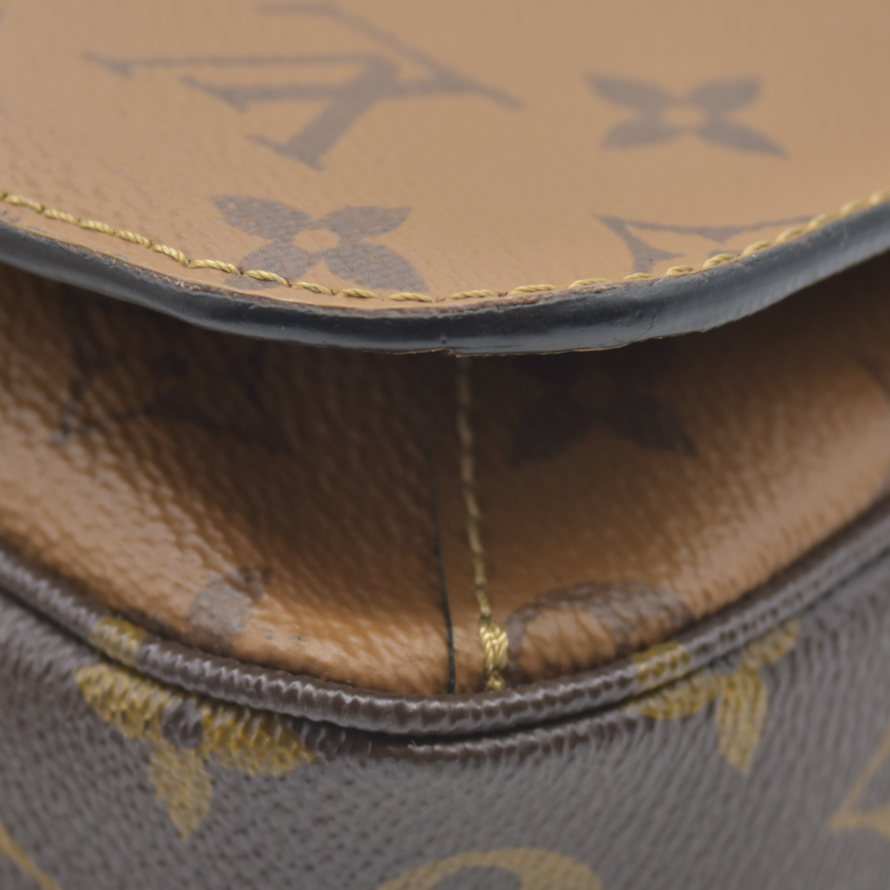 $2790 2017 Louis Vuitton Reverse Monogrm Giant Pochette Metis DR1117