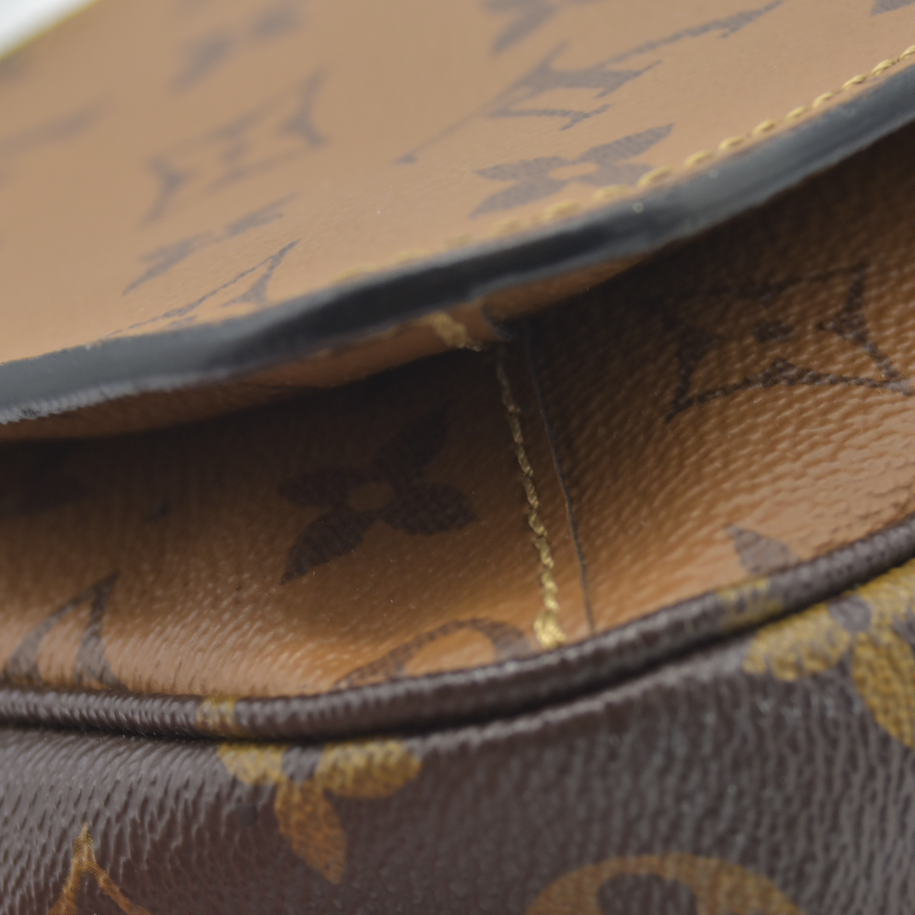 $2790 2017 Louis Vuitton Reverse Monogrm Giant Pochette Metis DR1117