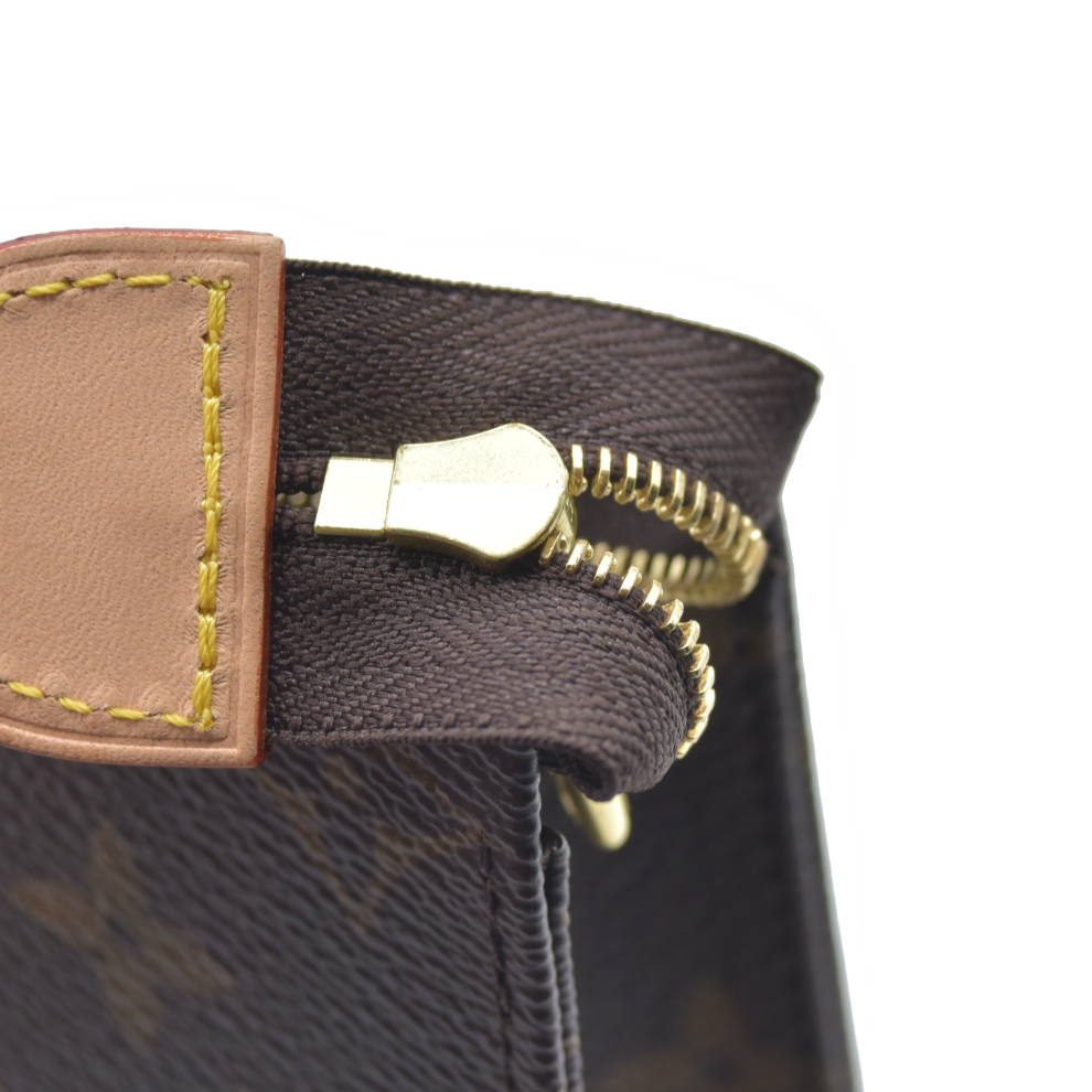$885 Louis Vuitton  Monogram Toiletry Pouch 19 Red RFID