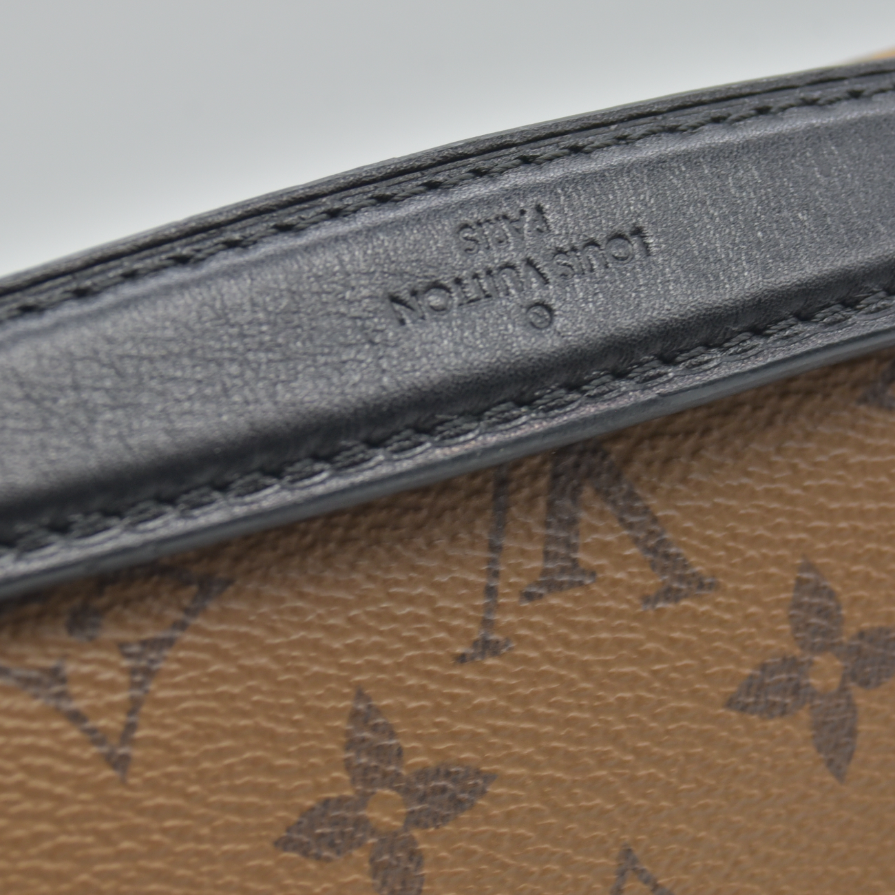 $2790 2017 Louis Vuitton Reverse Monogrm Giant Pochette Metis DR1117
