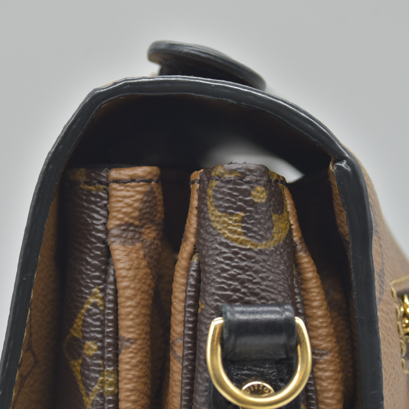 $2790 2017 Louis Vuitton Reverse Monogrm Giant Pochette Metis DR1117