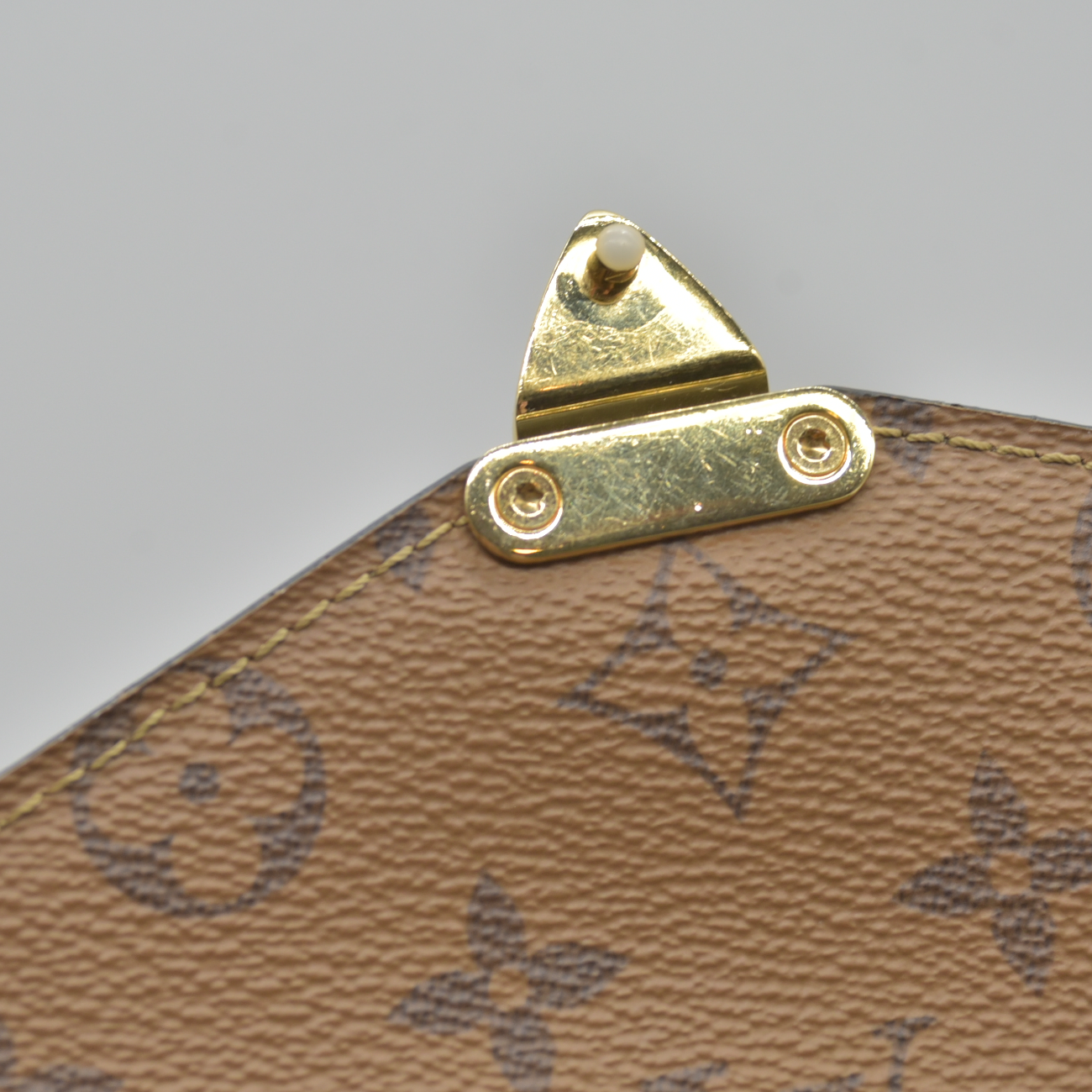 $2790 2017 Louis Vuitton Reverse Monogrm Giant Pochette Metis DR1117
