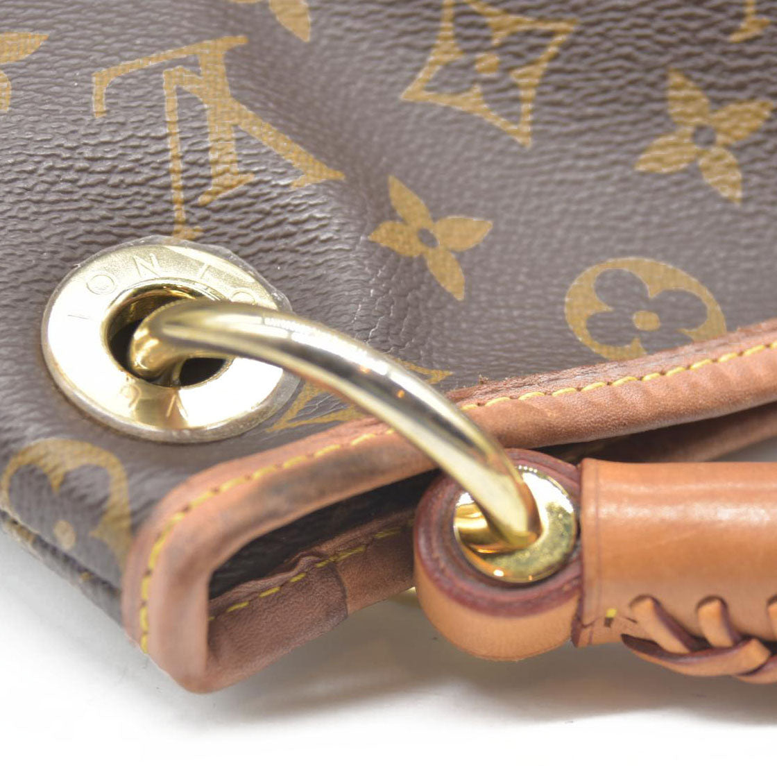 AUCTION $2950 Louis Vuitton LV Monogram Artsy MM TX4169