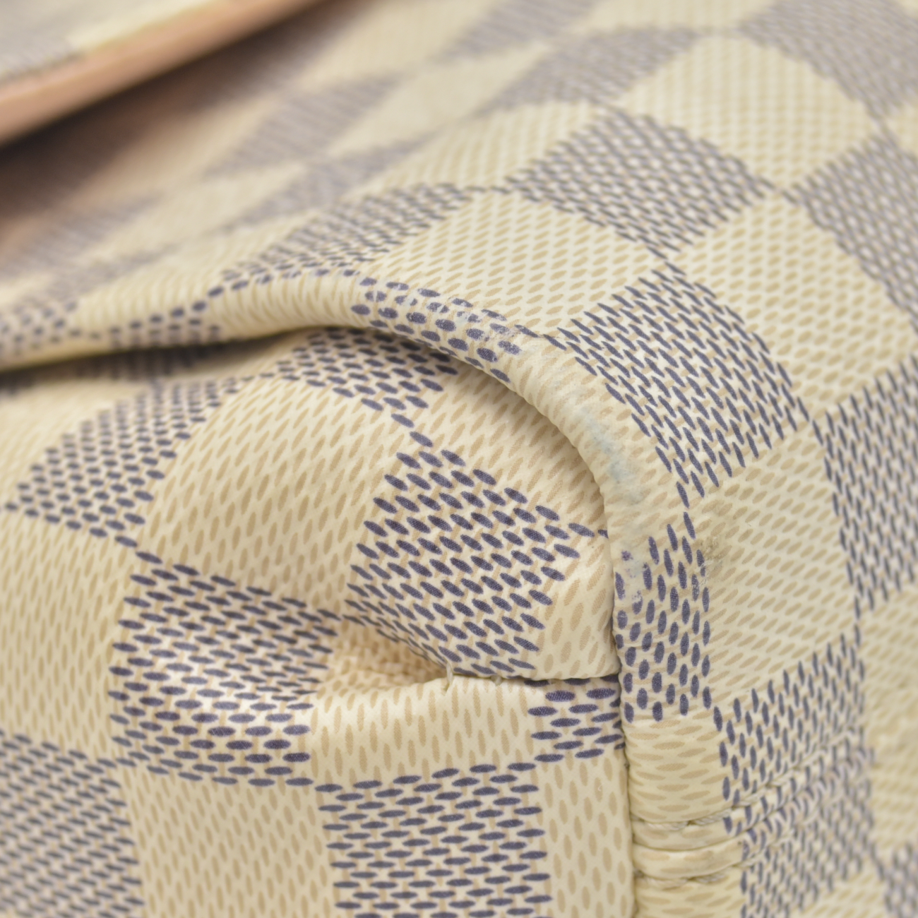 $2000 2016 Louis Vuitton Damier Azur Croisette TR3116