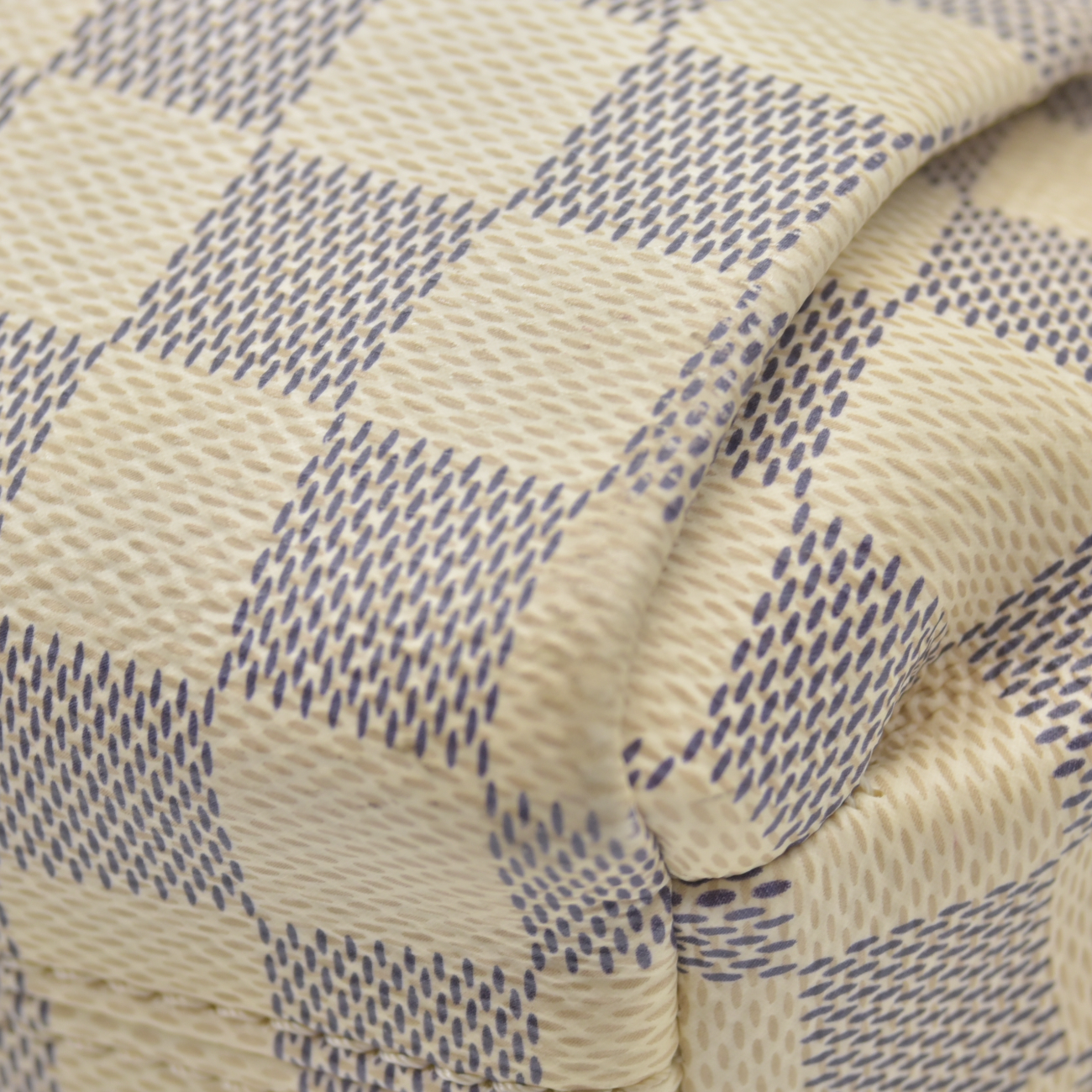 $2000 2016 Louis Vuitton Damier Azur Croisette TR3116