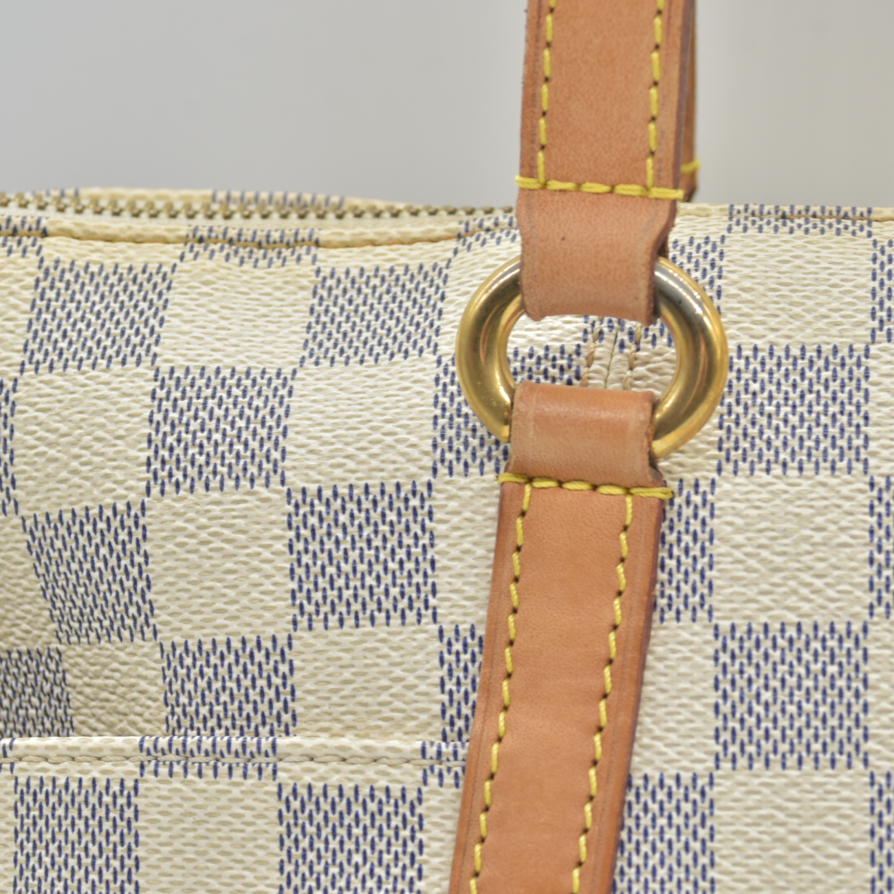 $1270 2010 Louis Vuitton Damier Azur Totally PM AR1130