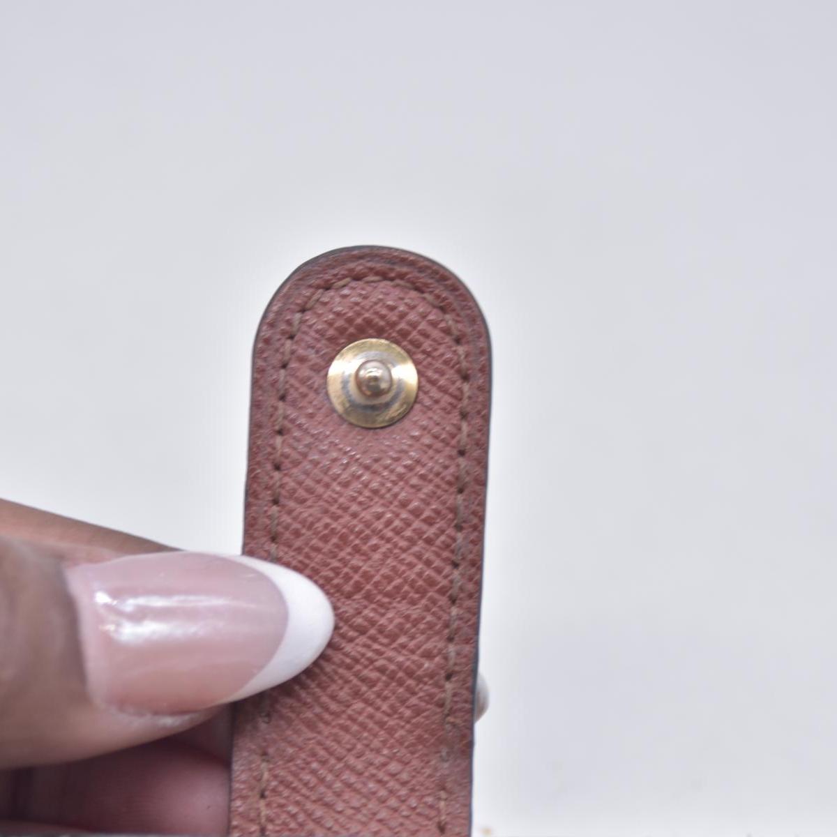 $735 2000 Louis Vuitton French Kiss Lock Monogram Wallet MI0080 CONSIGNMENT 10020917