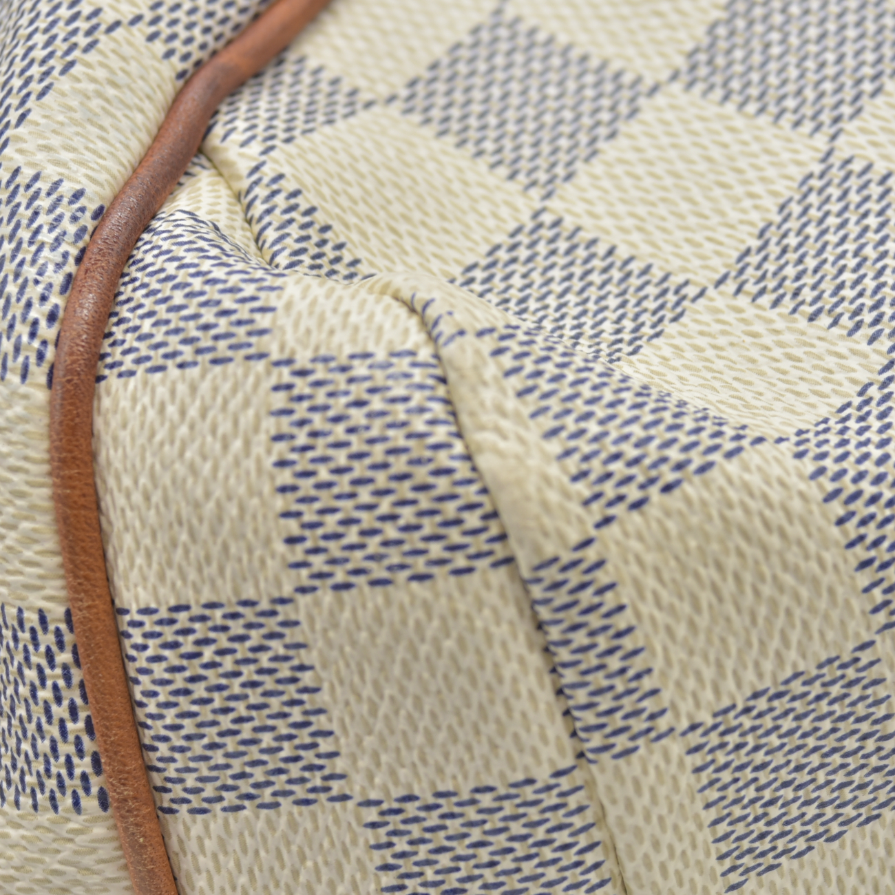 $1270 2010 Louis Vuitton Damier Azur Totally PM AR1130