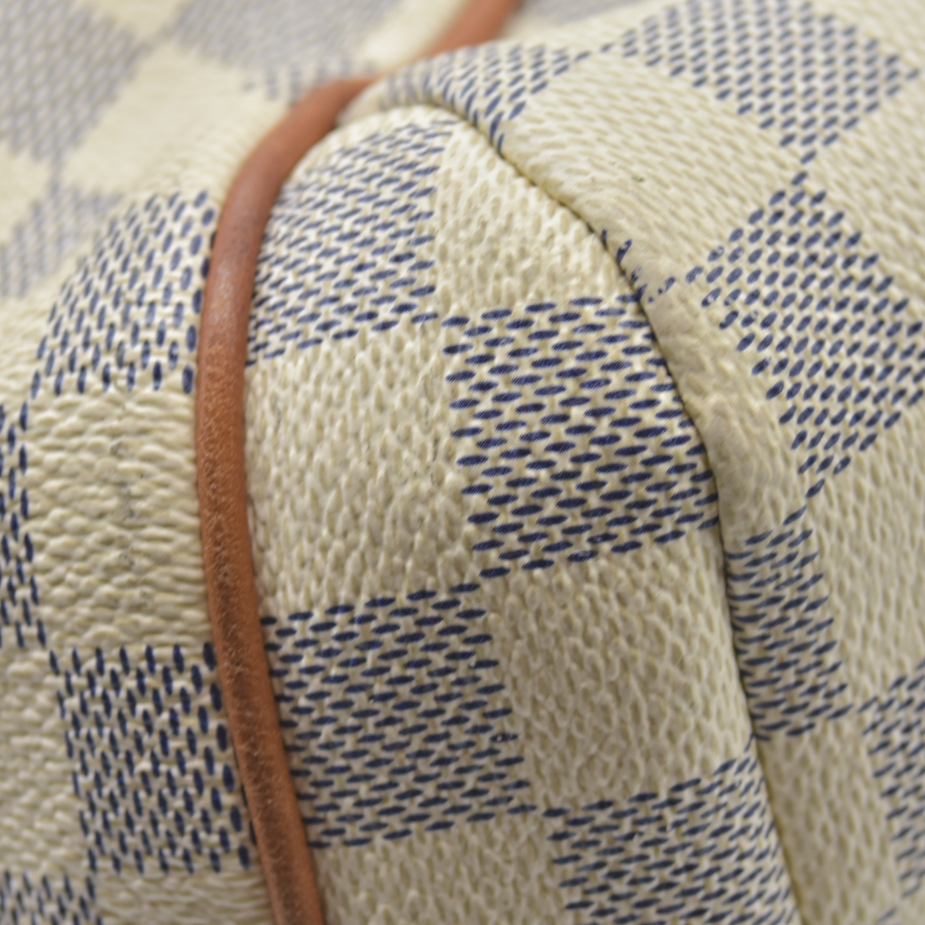 $1270 2010 Louis Vuitton Damier Azur Totally PM AR1130