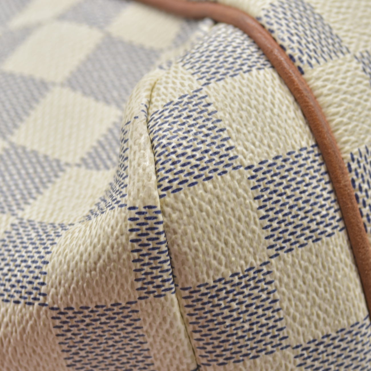 $1270 2010 Louis Vuitton Damier Azur Totally PM AR1130