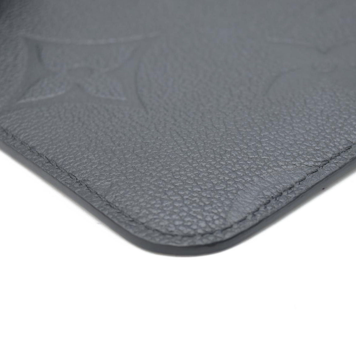 AUCTION $1200 Louis Vuitton  Empreinte Monogram Giant Neverfull MM Pochette Black